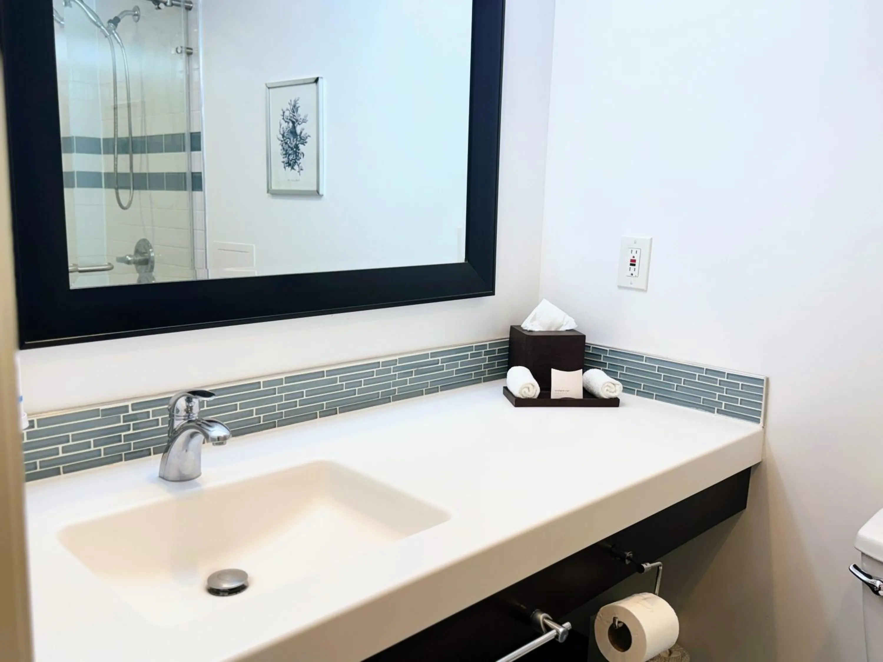 Bathroom in The Pacific Inn