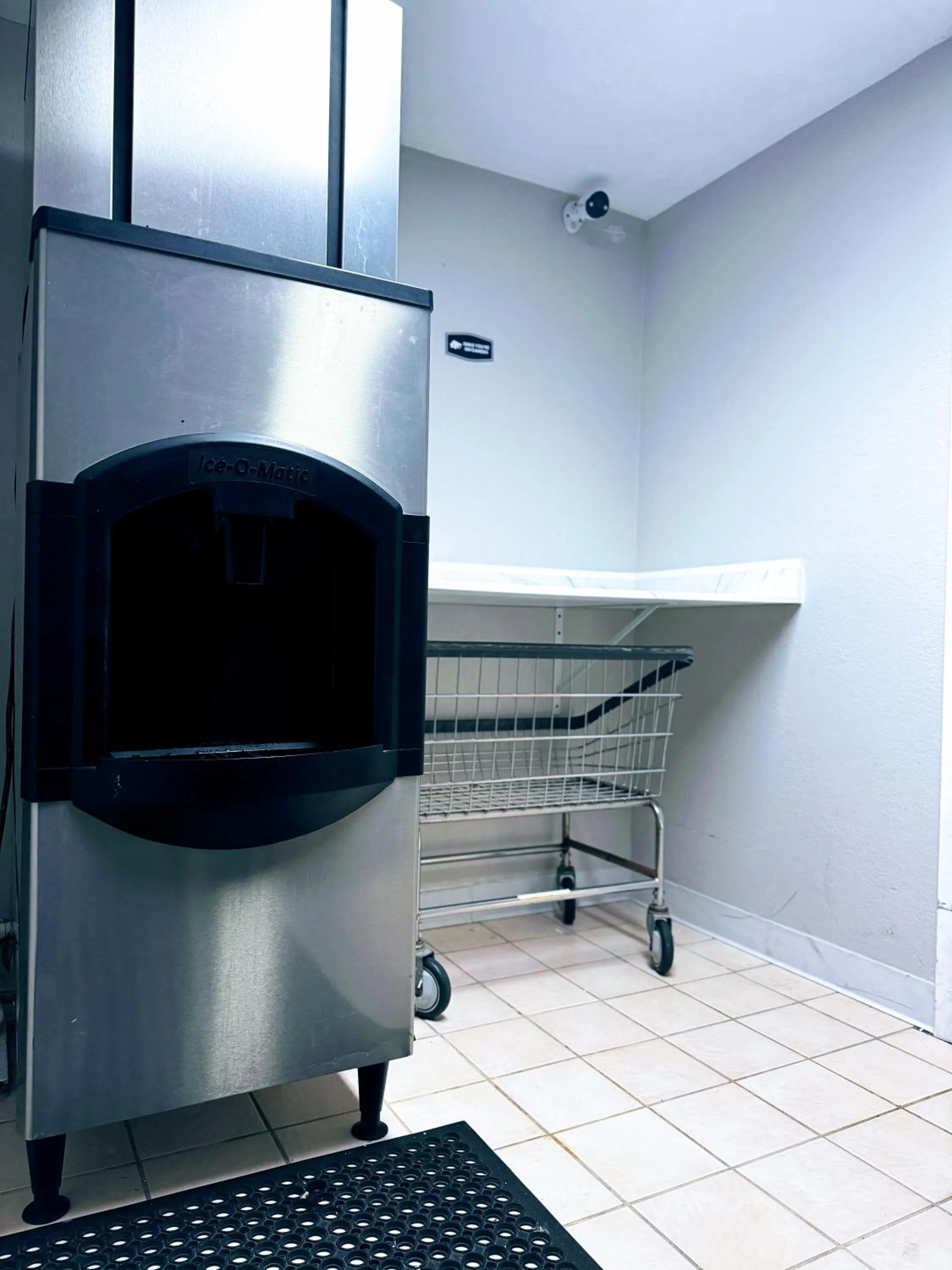 washing machine in The Pacific Inn