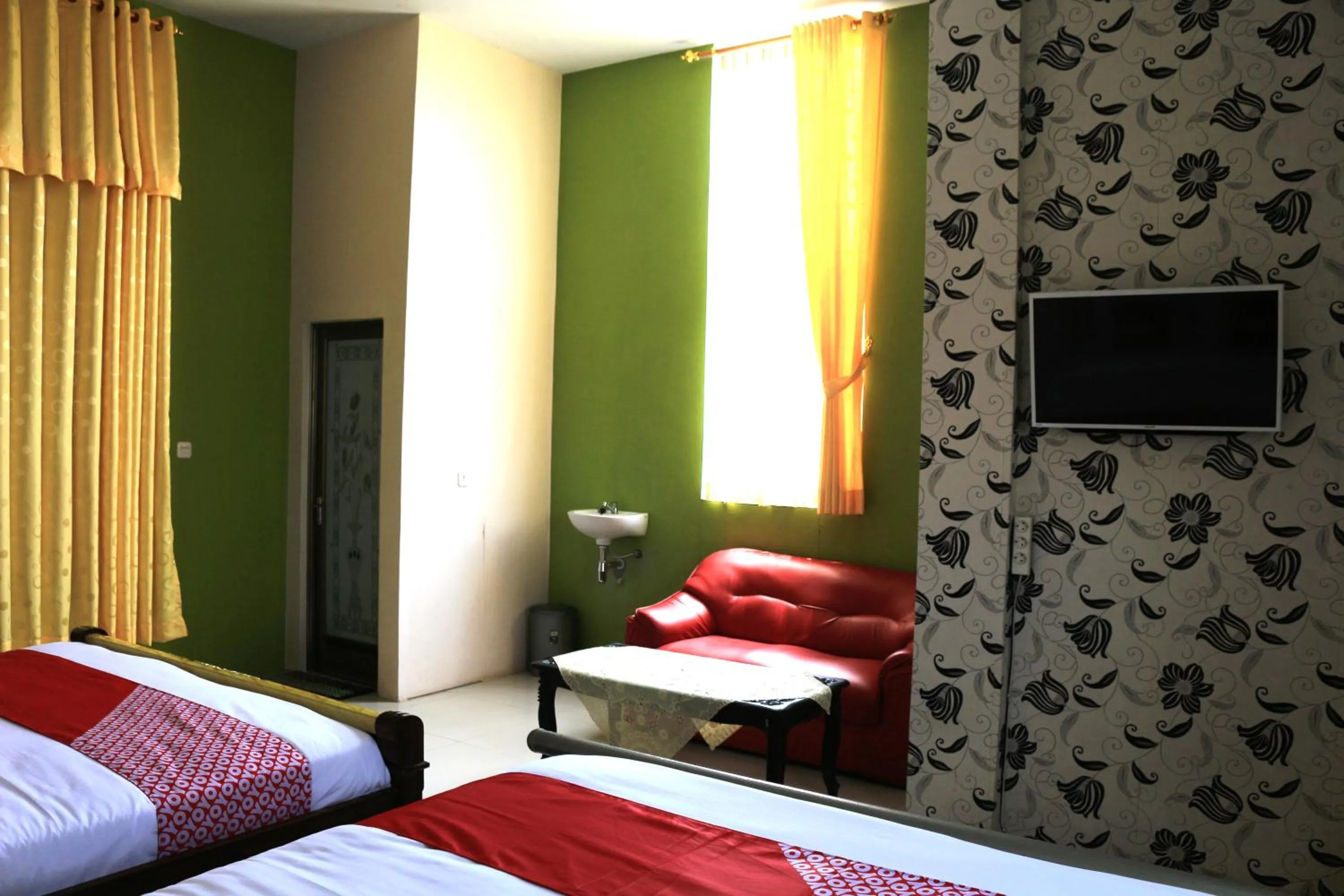 Bedroom, Bed in OYO 1722 Villa Ciparay Indah Syariah