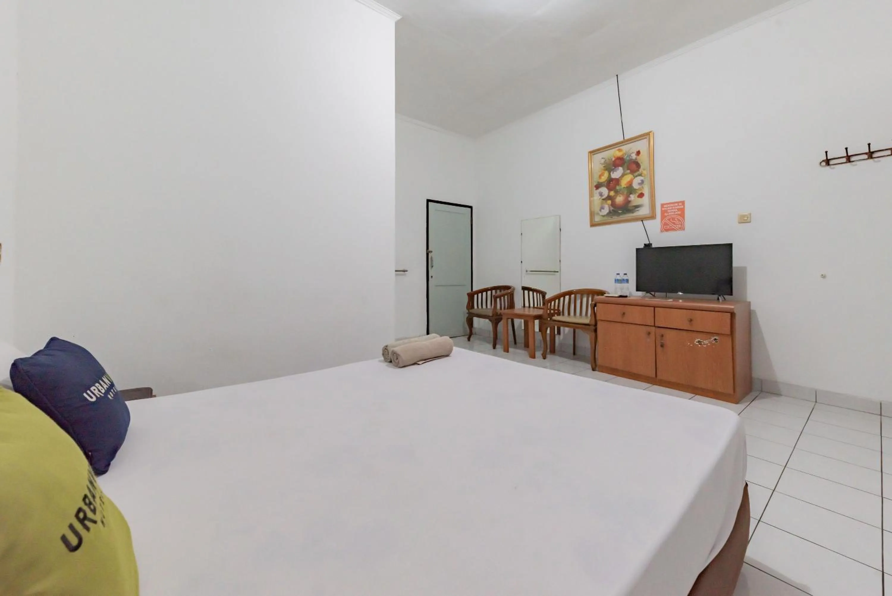 Bedroom, Bed in Urbanview Hotel Pondok Kurnia near Buah Batu by RedDoorz