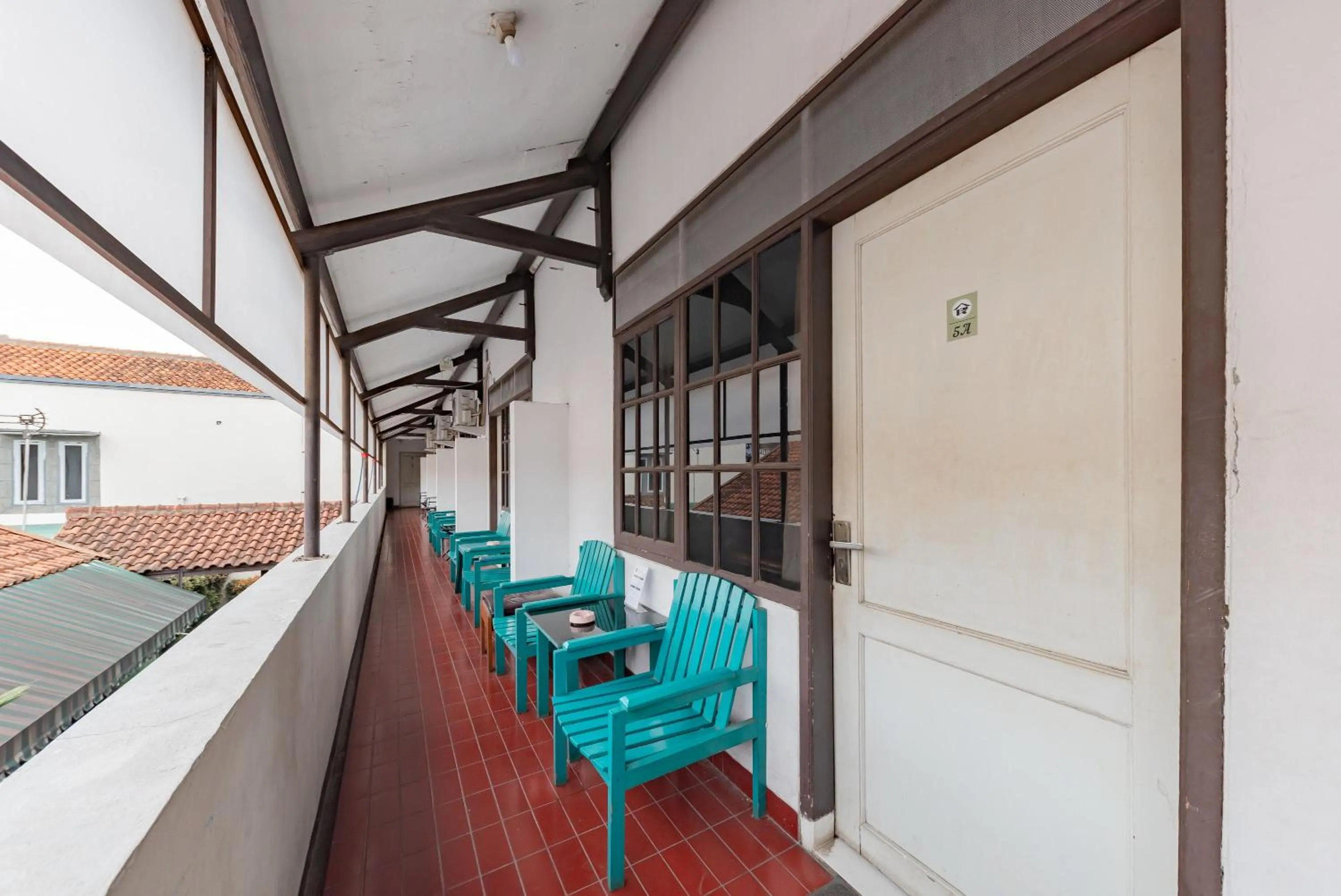Balcony/Terrace in Urbanview Hotel Pondok Kurnia near Buah Batu by RedDoorz