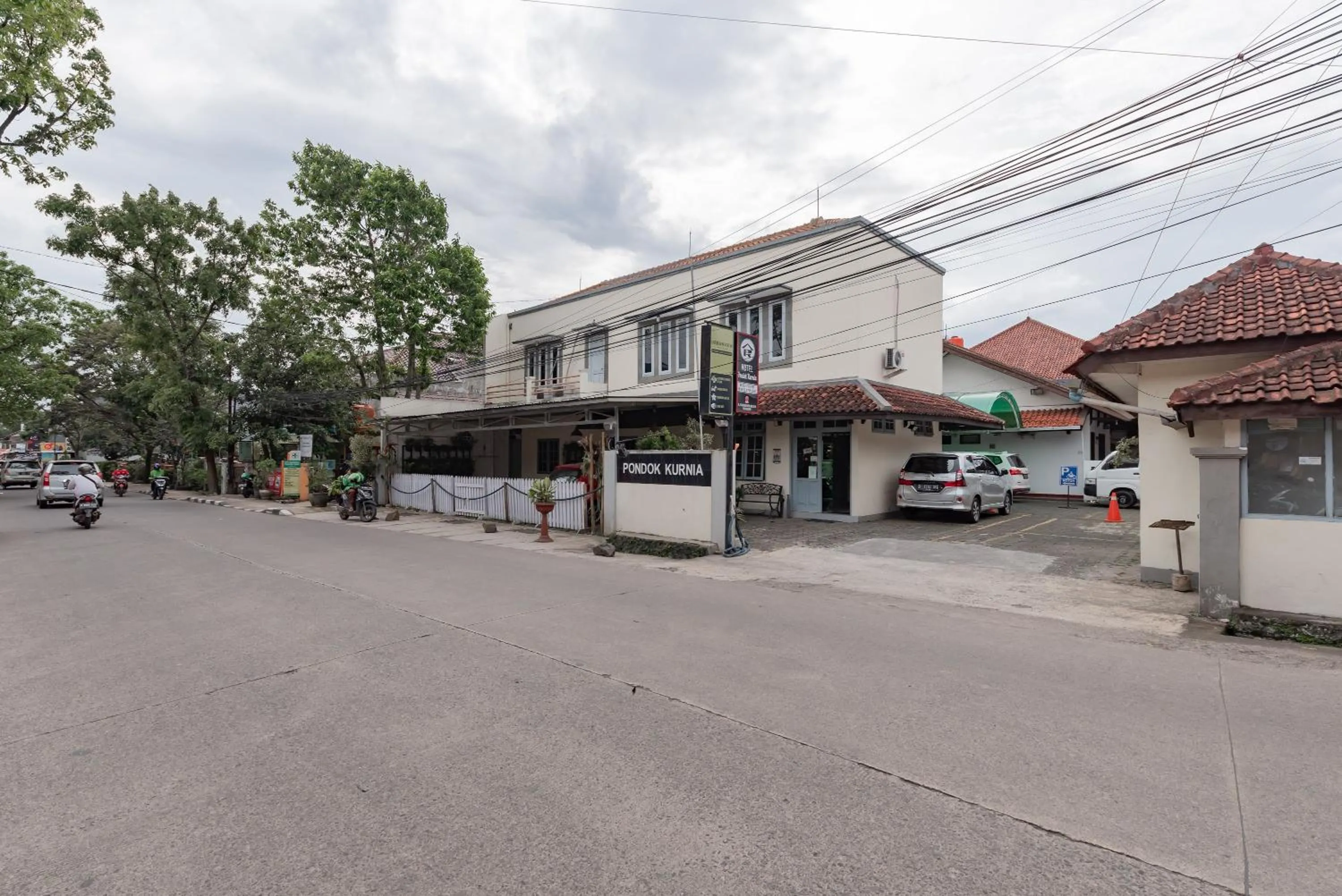 Property building in Urbanview Hotel Pondok Kurnia near Buah Batu by RedDoorz