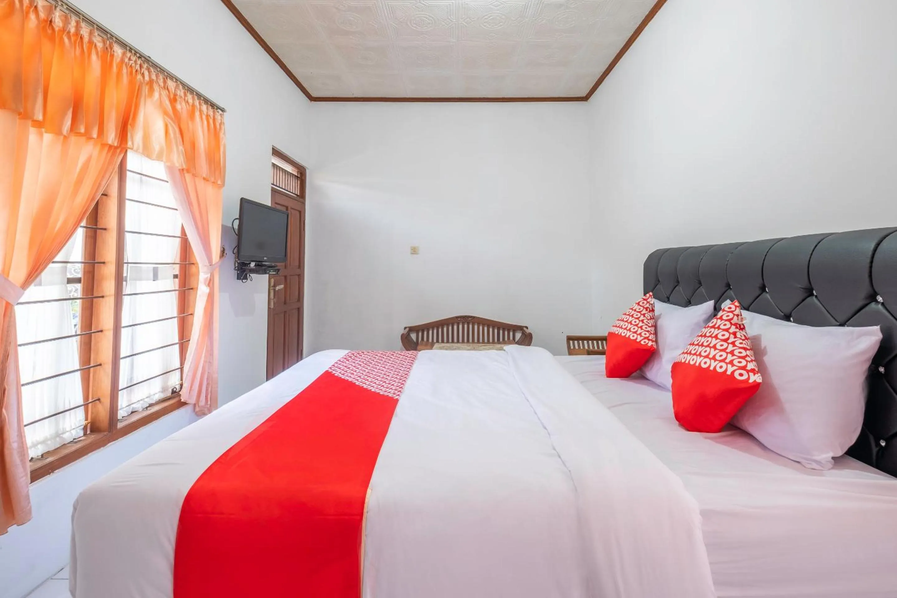 Bedroom in Capital O 1541 Puri Cikole Asri