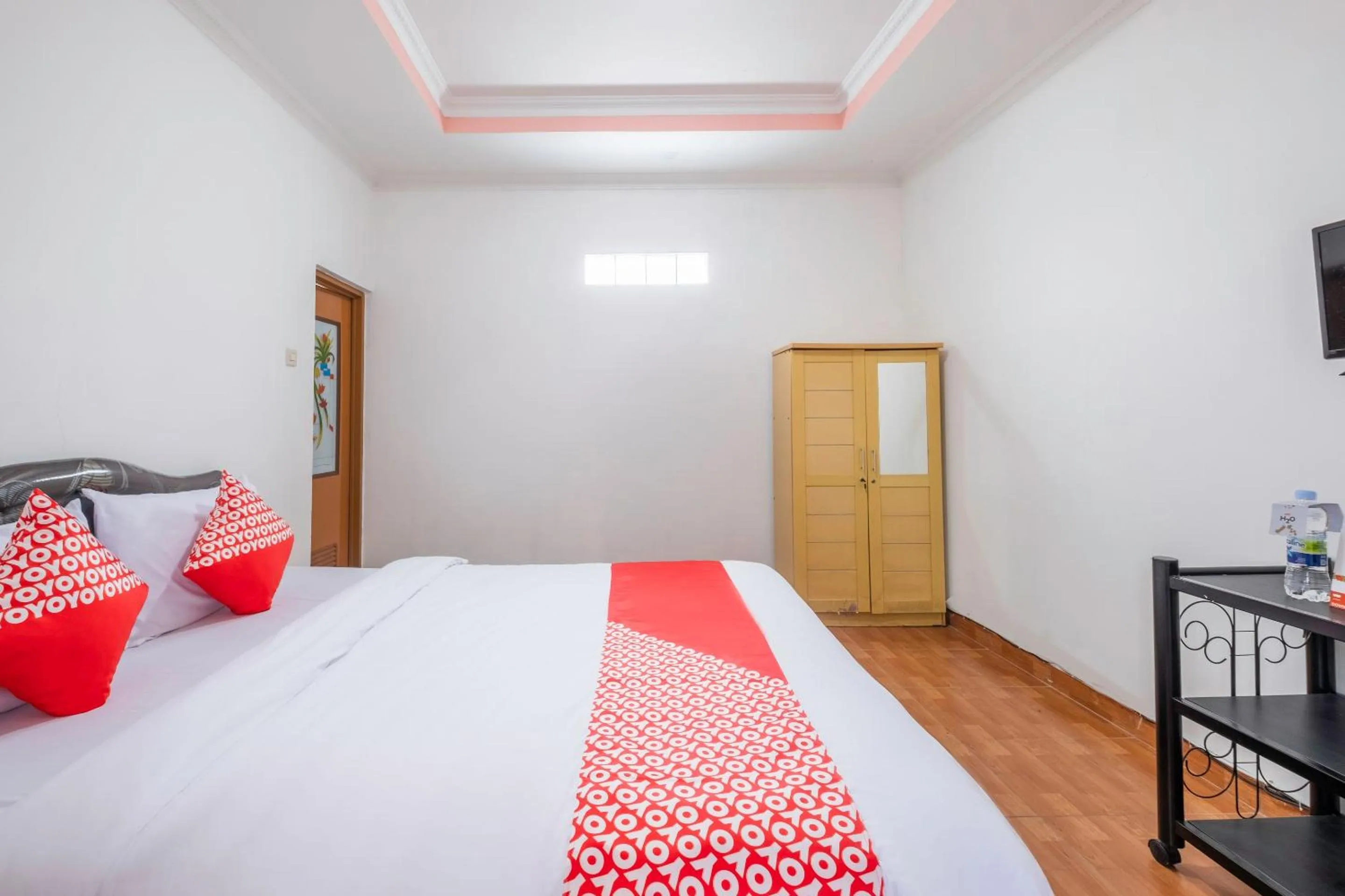 Bedroom in Capital O 1541 Puri Cikole Asri