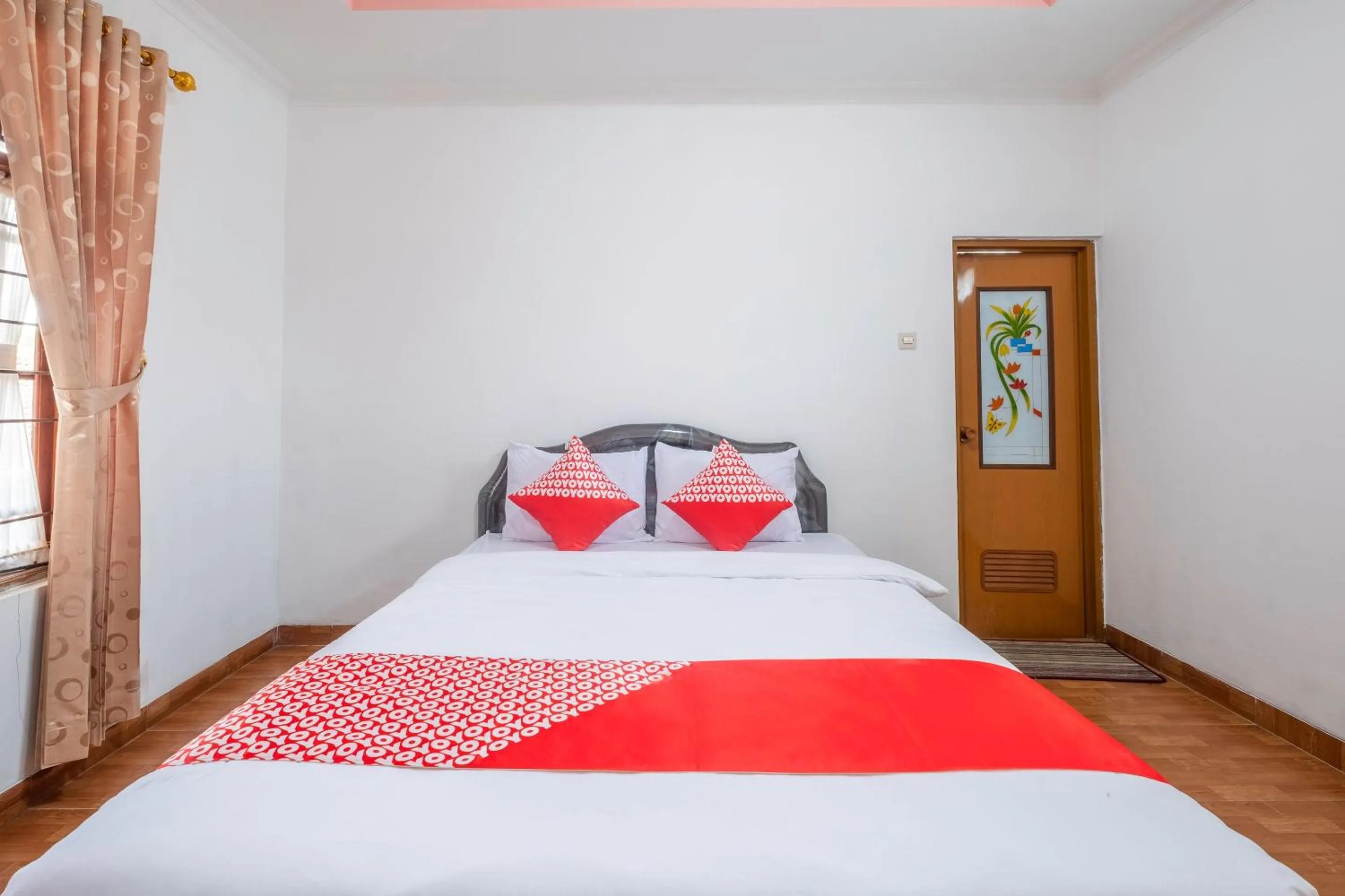 Bedroom in Capital O 1541 Puri Cikole Asri