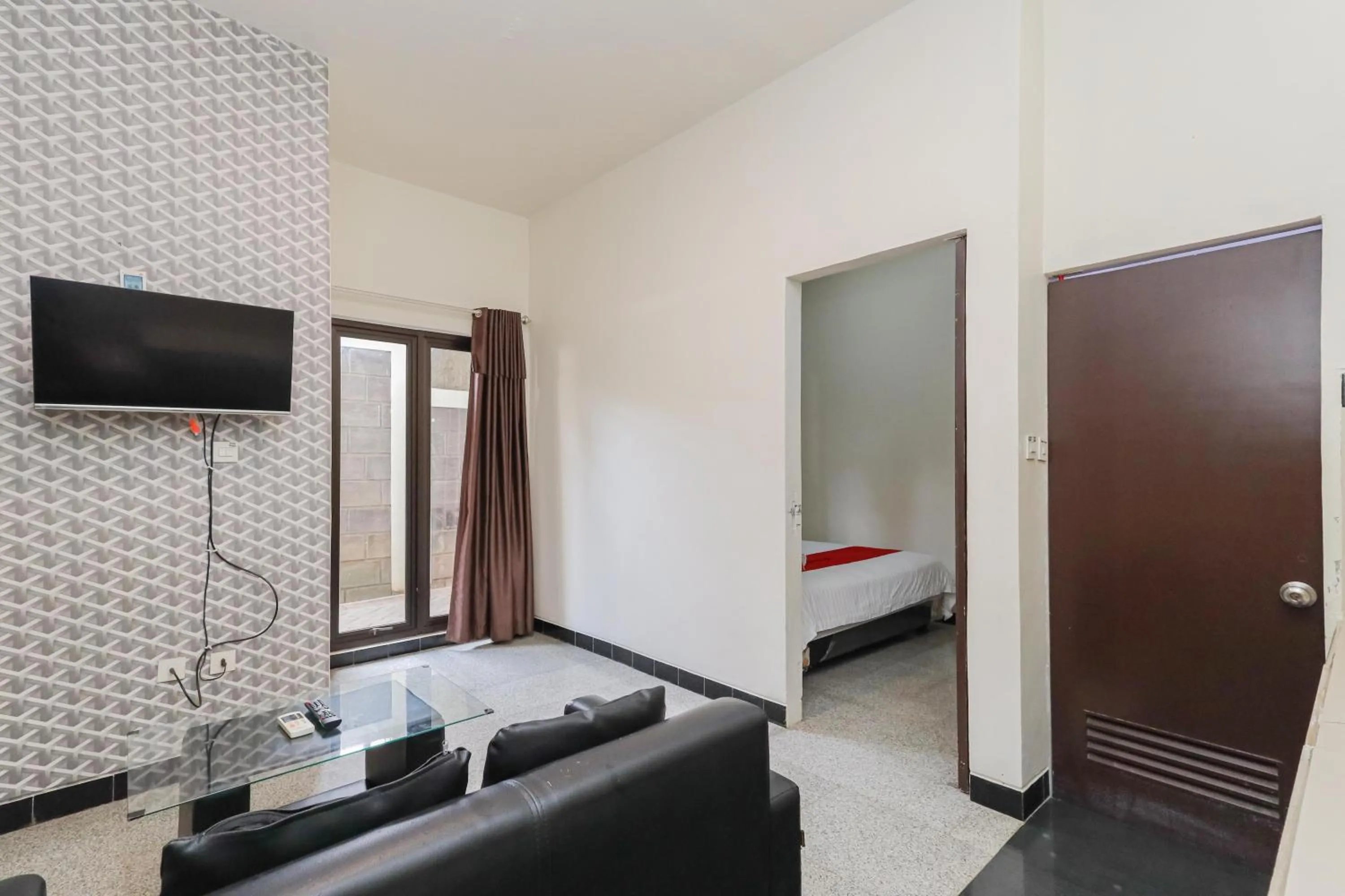 Bed in RedDoorz Syariah near Green Park Jatiwarna