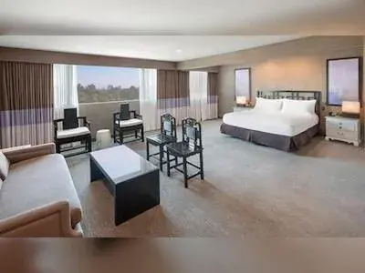 Vista Suite - single occupancy in Luxe Sunset Boulevard Hotel Vista Suite - single occupancy in Luxe Sunset Boulevard Hotel