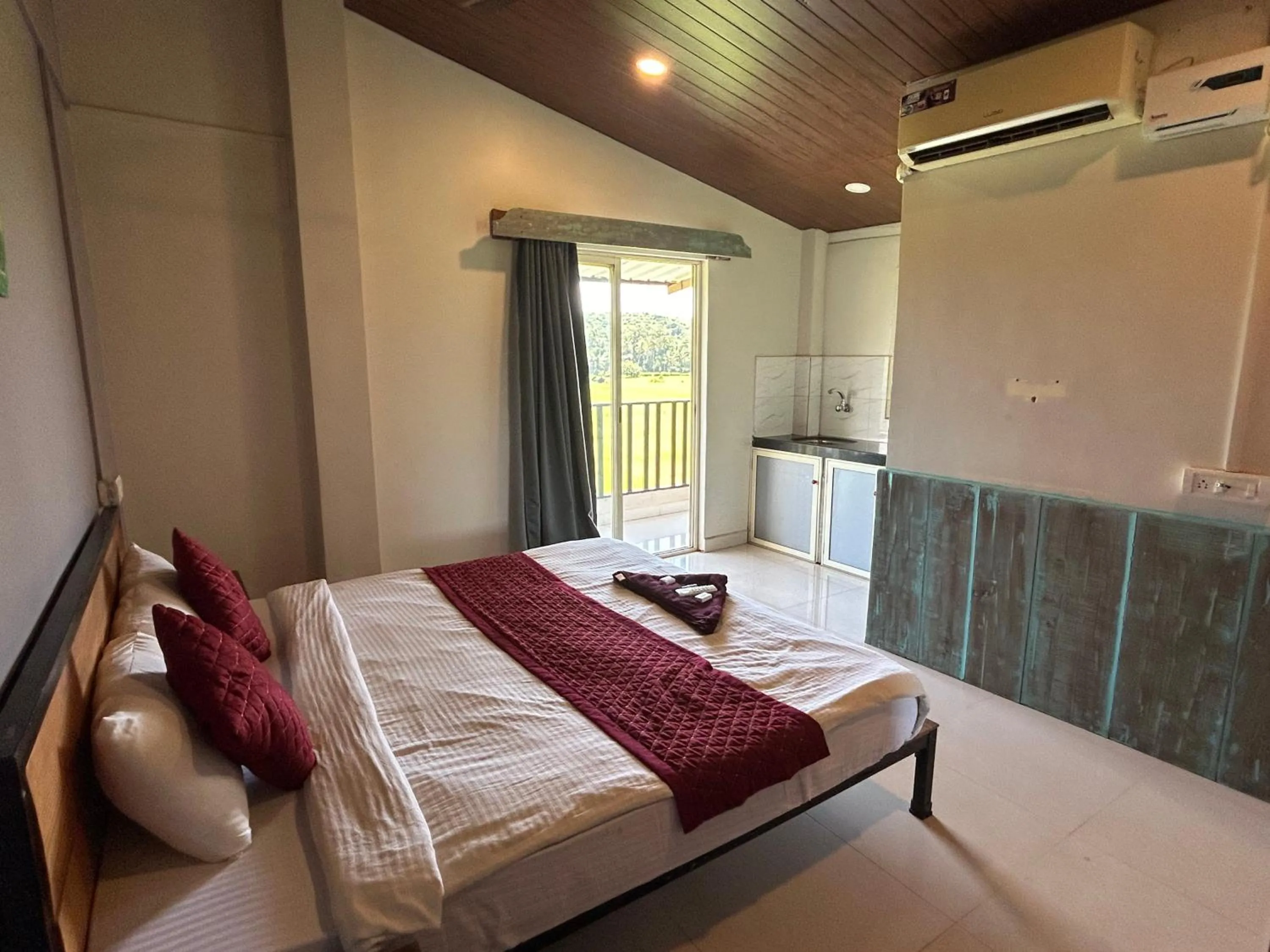 Bed in Shivam Bnb Mandrem Resort