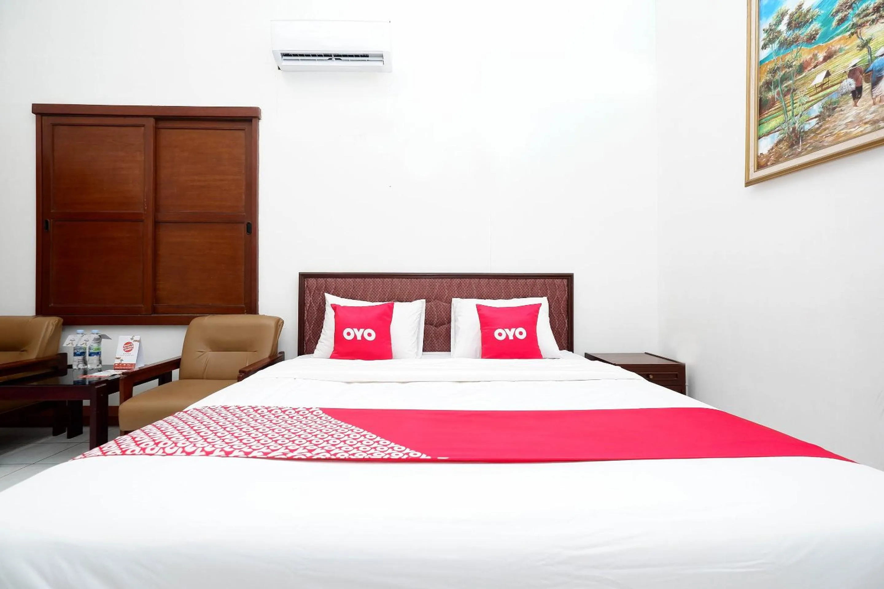 Bedroom, Bed in SUPER OYO Capital O 1644 Hotel Griya Kencana