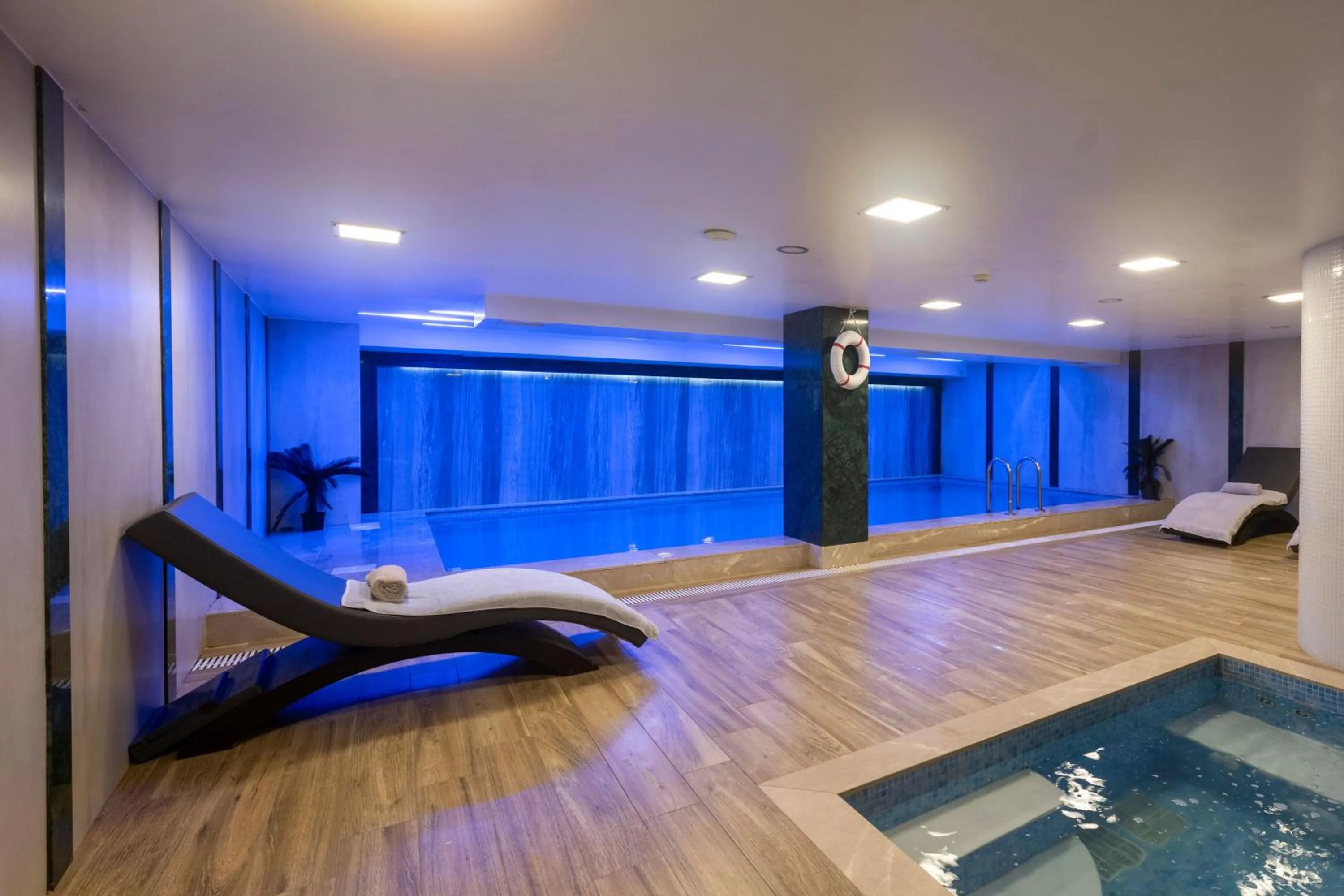 Swimming pool in Graziella Gold Hotel