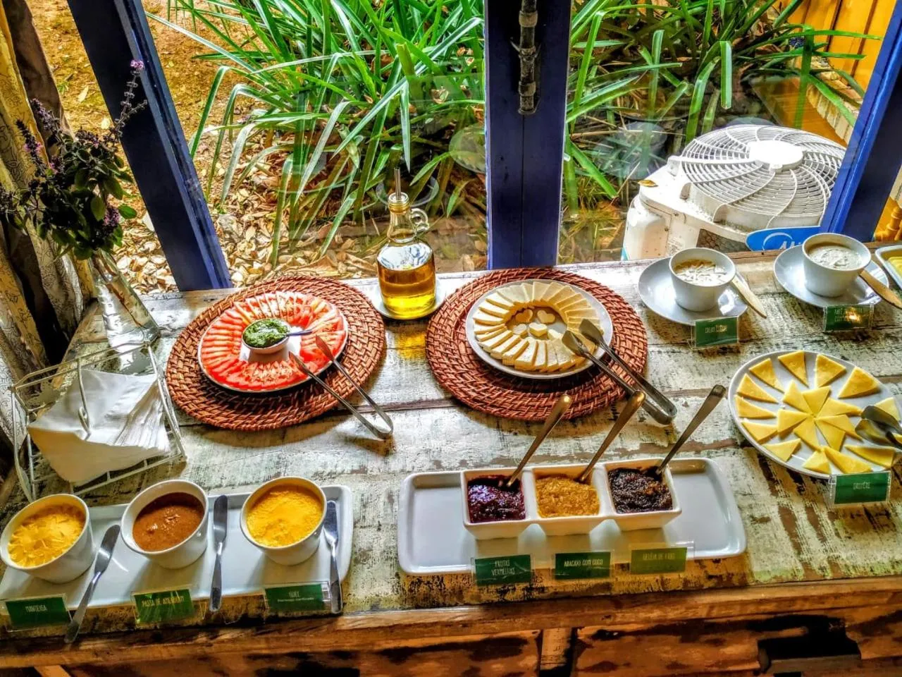 Buffet breakfast in Pousada Mevlana Garden