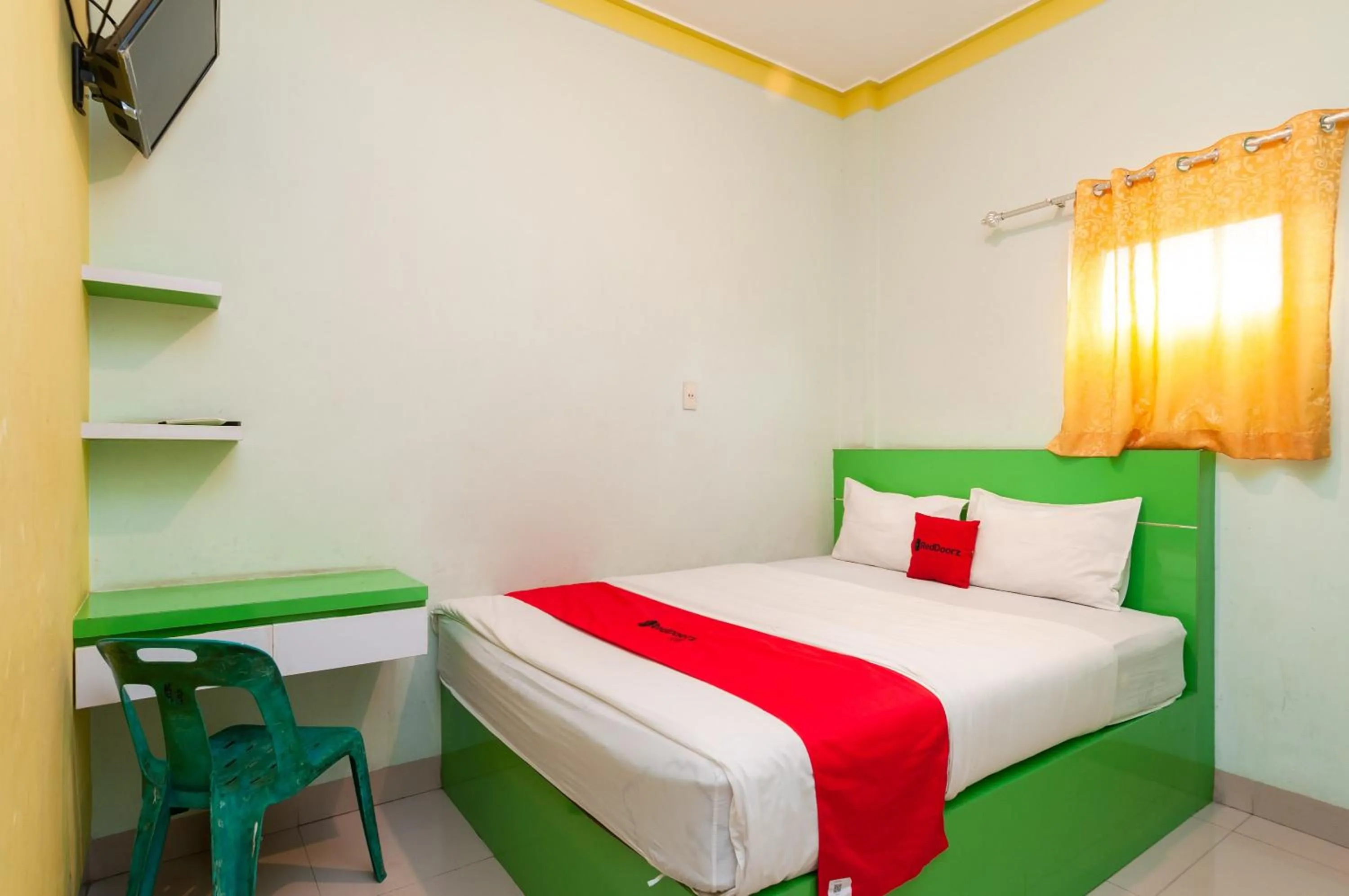 Bed in RedDoorz Syariah At Dinda Residence