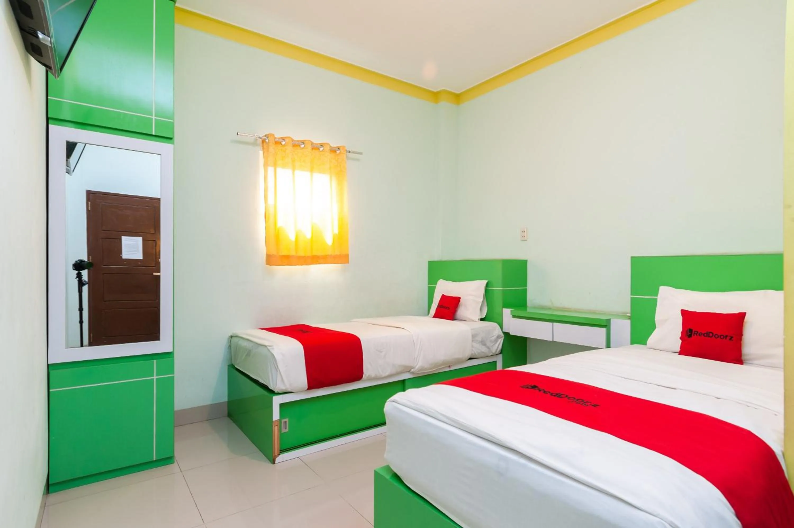 Bed in RedDoorz Syariah At Dinda Residence