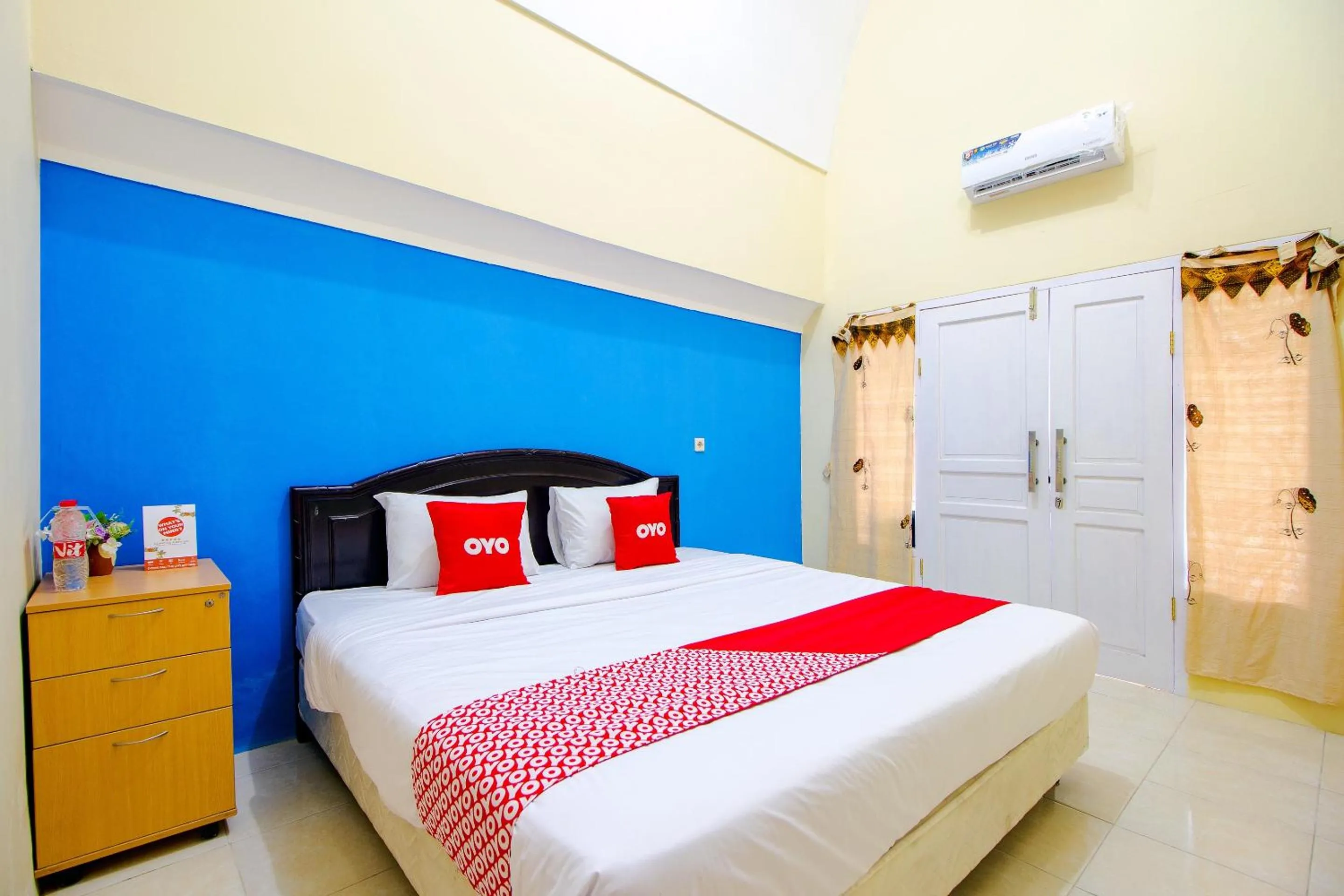 Bedroom, Bed in OYO Life 1643 Grand Monica