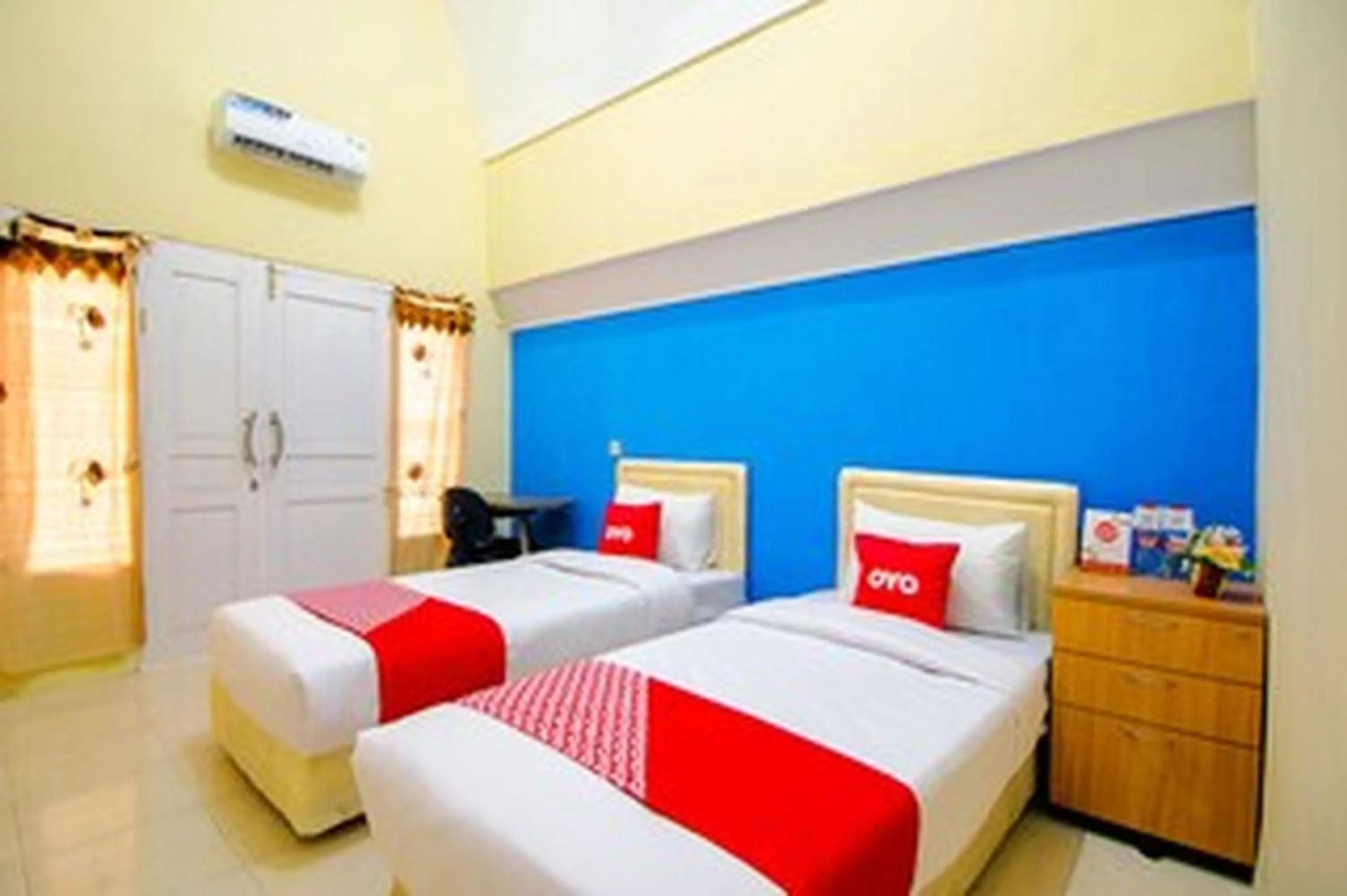 Bedroom, Bed in OYO Life 1643 Grand Monica