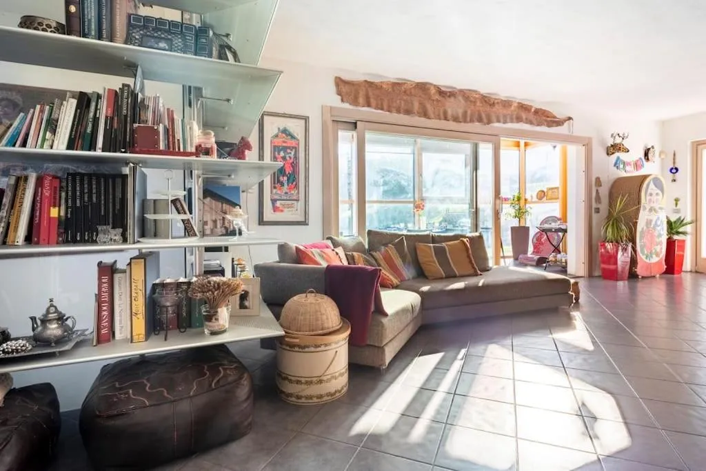 Library in B&B Ambrosia