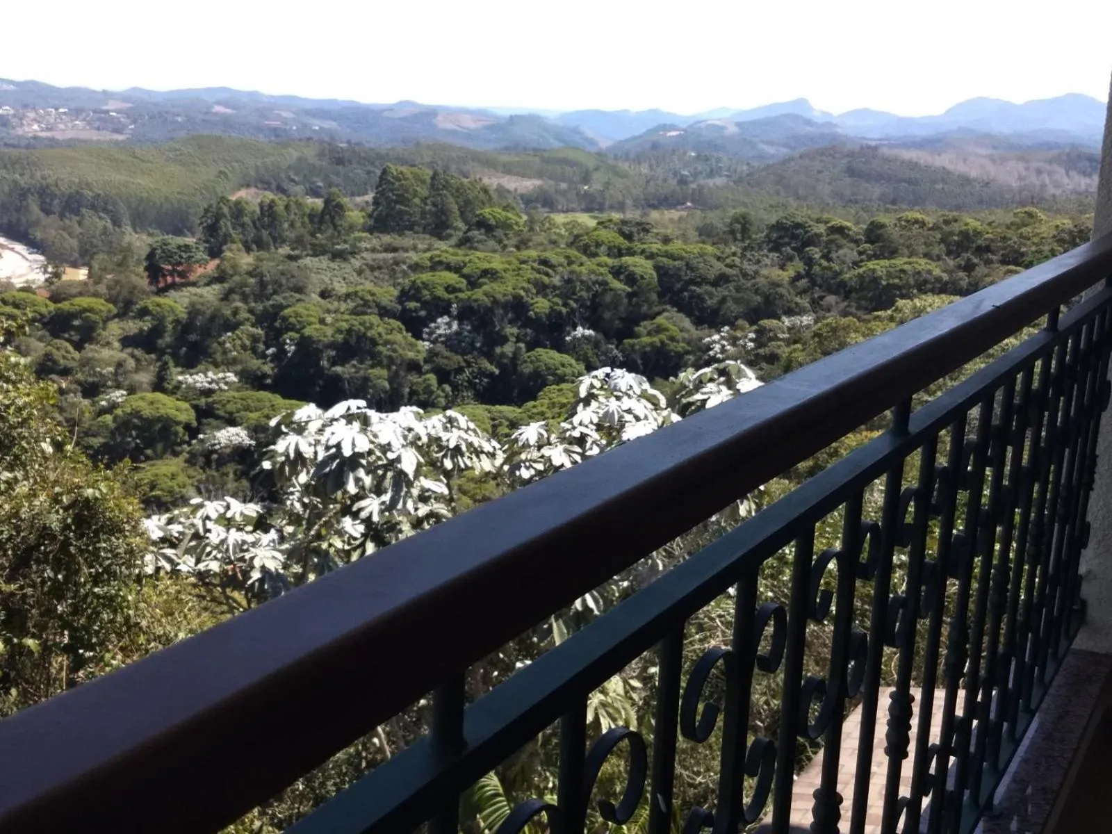 Balcony/Terrace in FLAT VARANDA PEDRA AZUL - Vista Azul Apart Hotel