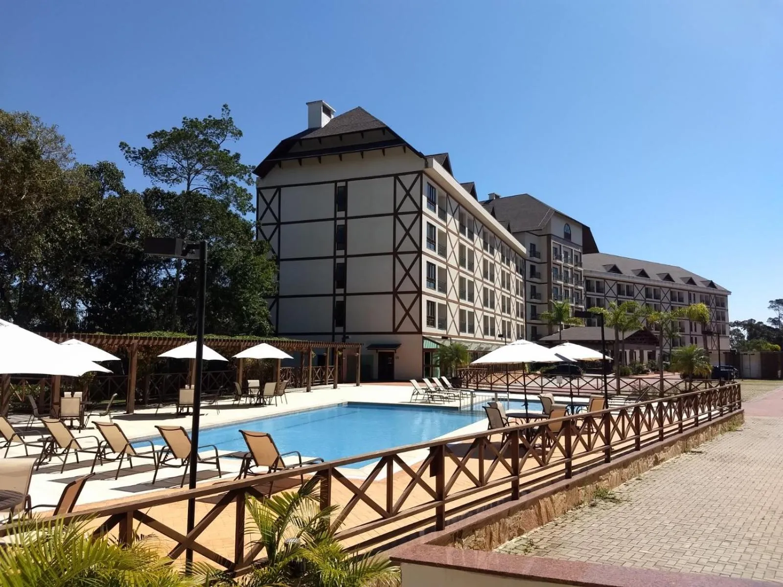 Property building in FLAT VARANDA PEDRA AZUL - Vista Azul Apart Hotel