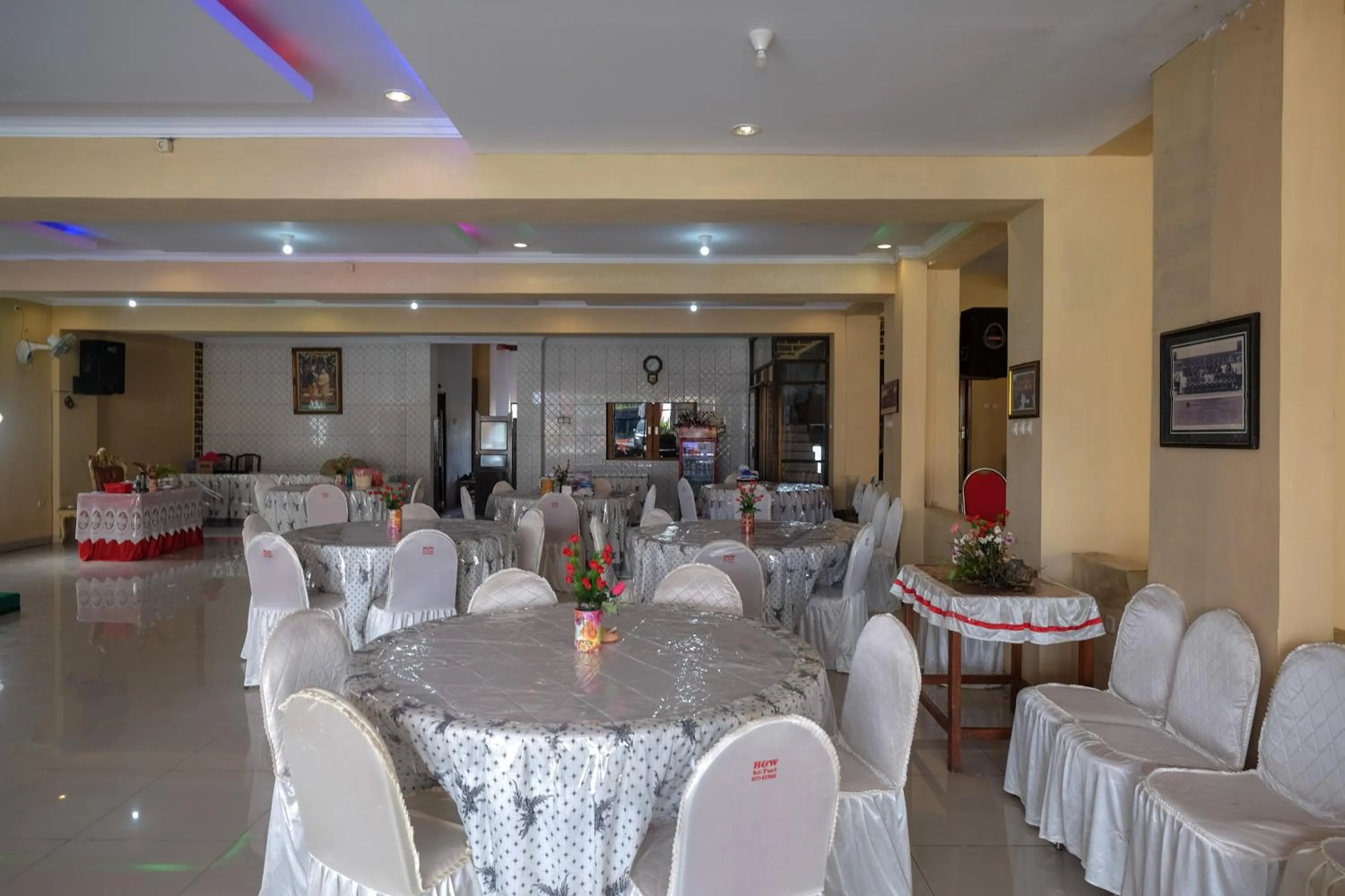 Meeting/conference room in RedDoorz at H&W Hotel Solo