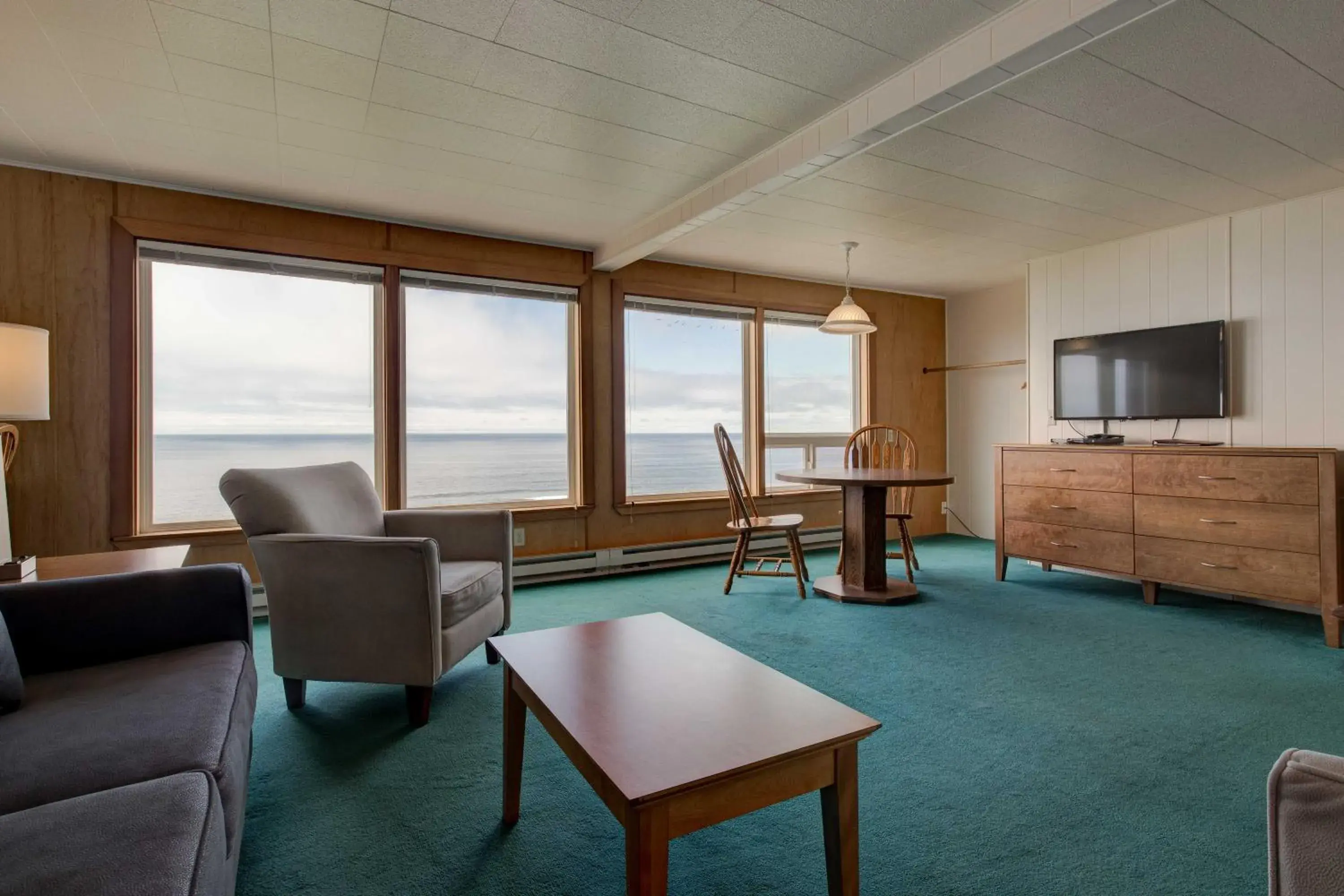 1 bedroom Queen Cottage with kitchen, Ocean View in Ester Lee Oceanview Inn 1 bedroom Queen Cottage with kitchen, Ocean View in Ester Lee Oceanview Inn