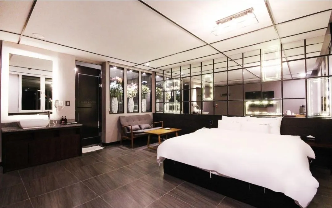 Bed in Idea Hotel