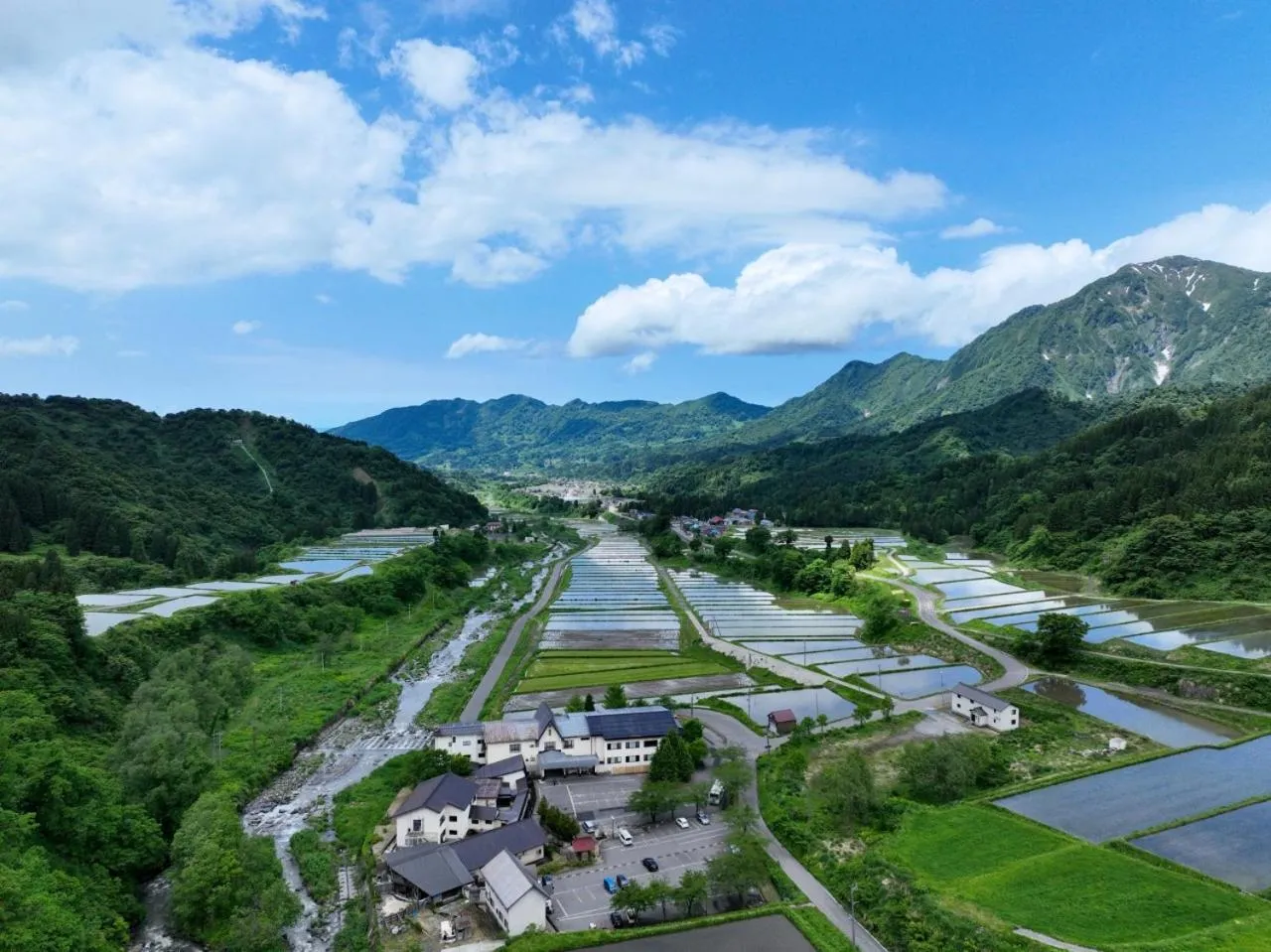 Property building in Sasakura onsen Ryuunso