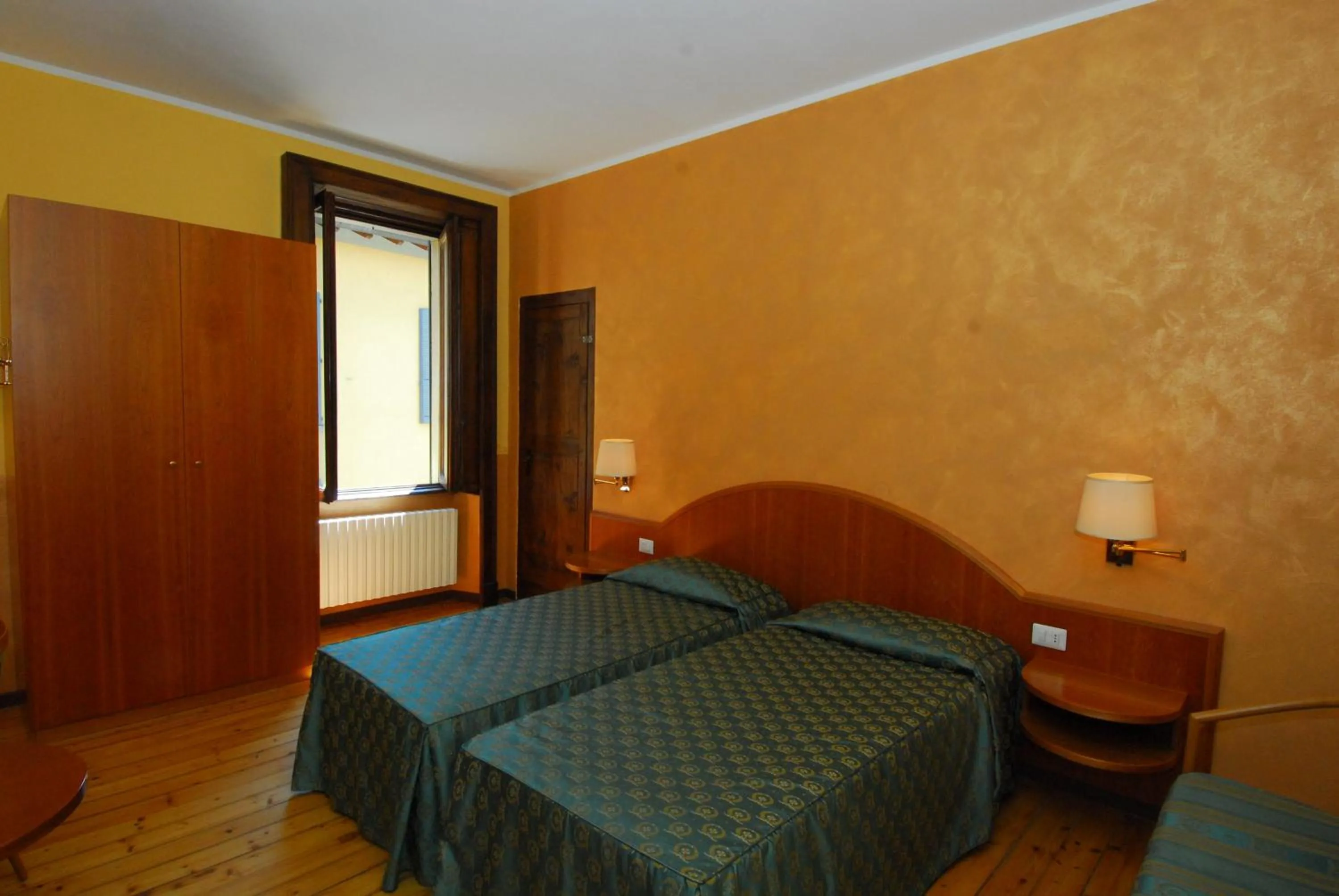 Double or Twin Room with Shared Bathroom in Fiò & Giò