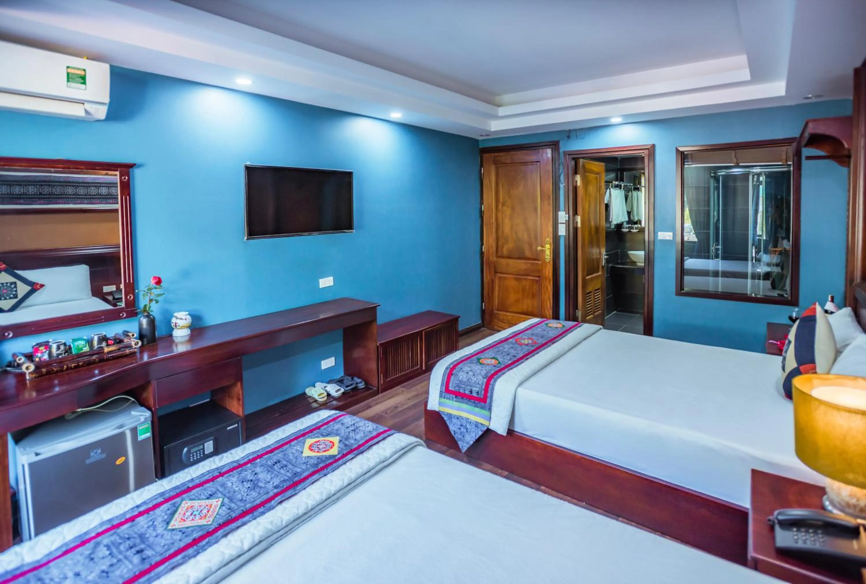 Photo of the whole room, Bed in SAPA FULL HOUSE HOTEL