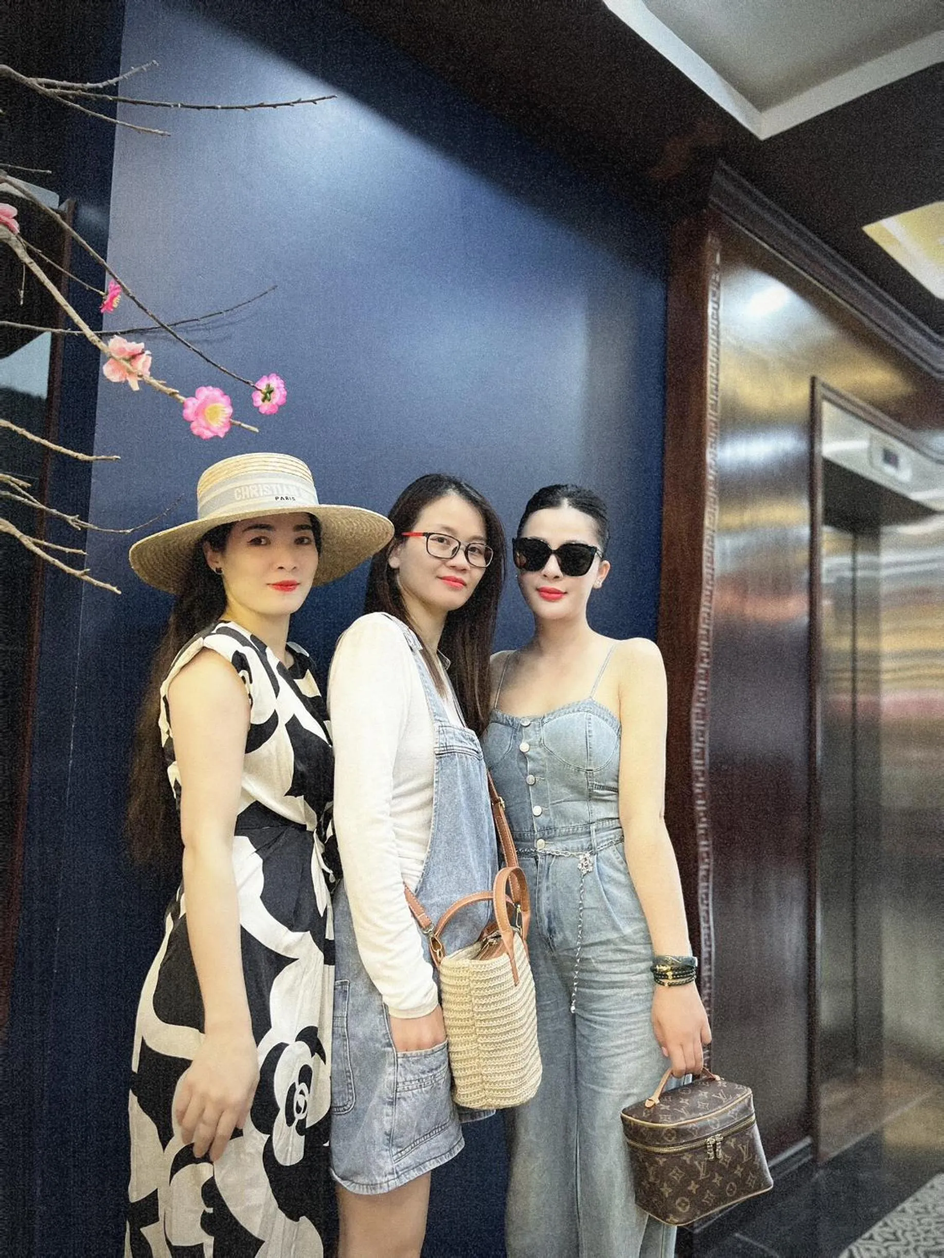 Property building in SAPA FULL HOUSE HOTEL