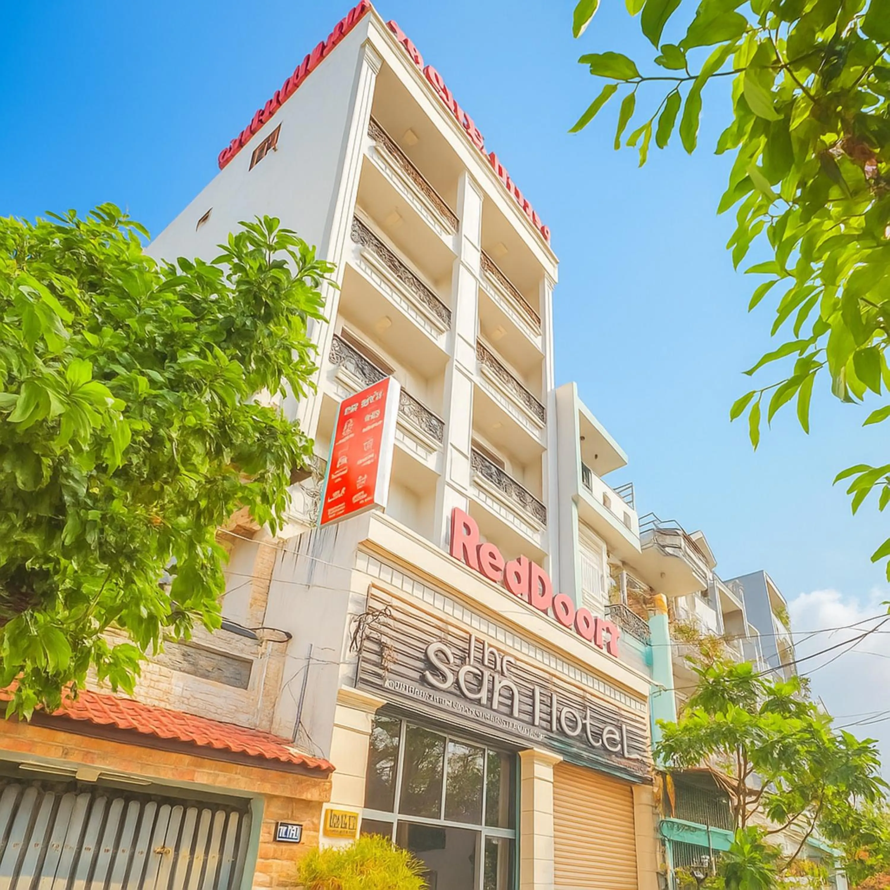 Property building in The Sun Hotel