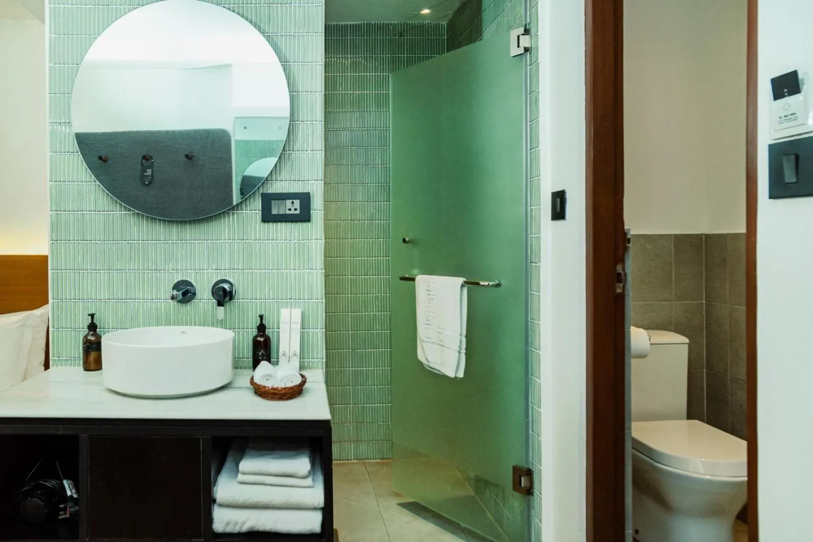 Shower in Nomad Hotel Lazimpat