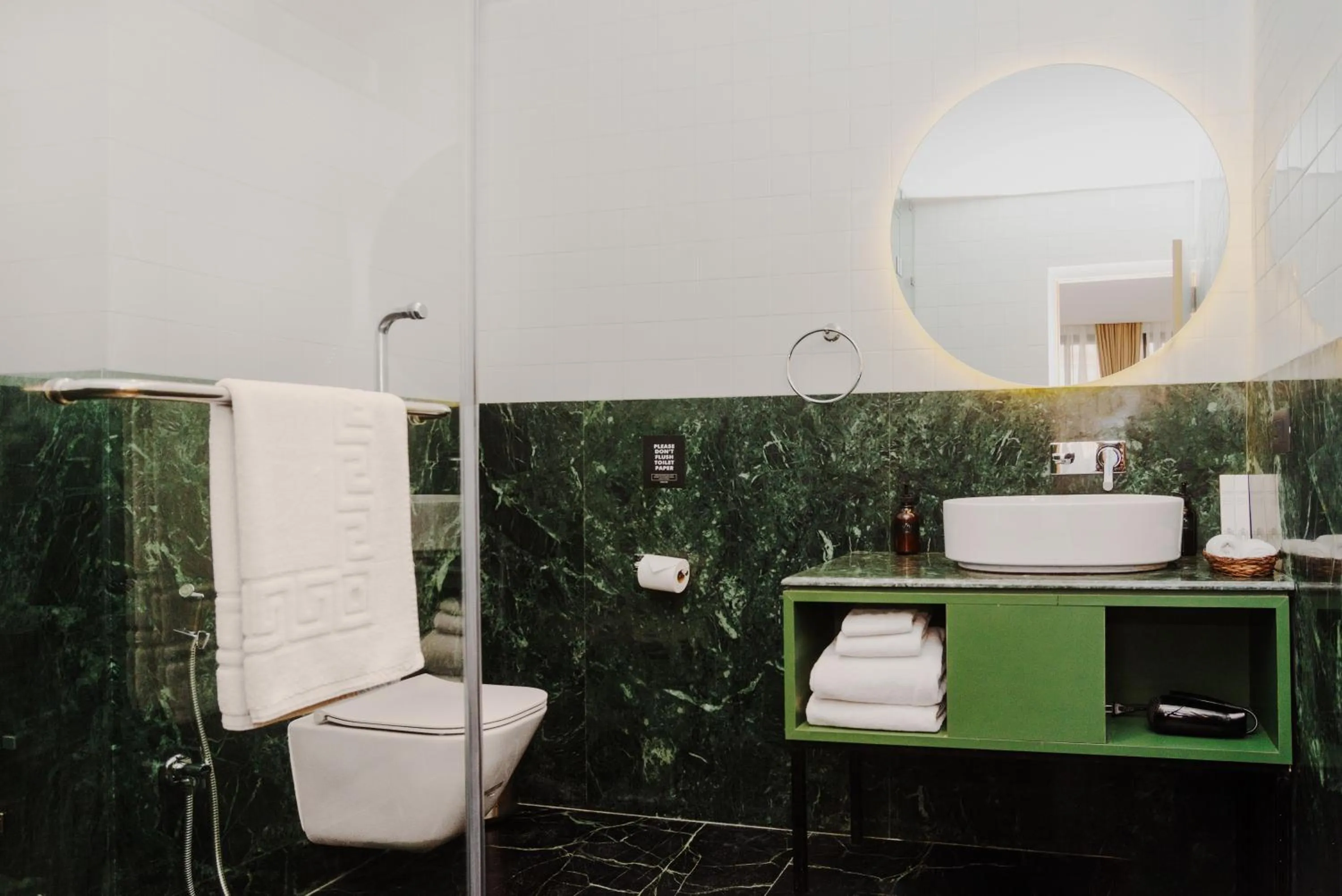 Shower in Nomad Hotel Lazimpat