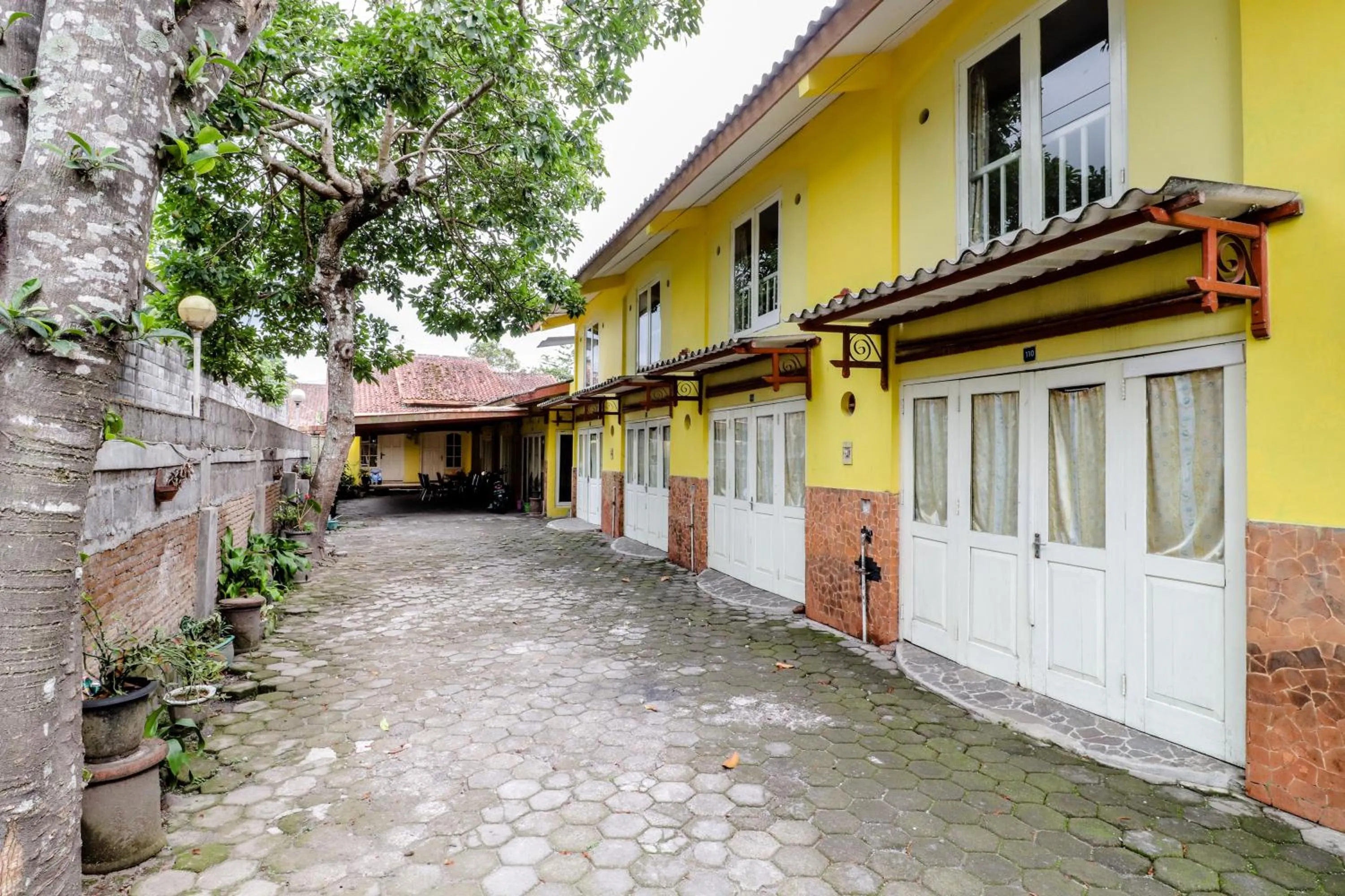 Property building in Hotel Kayu Manis