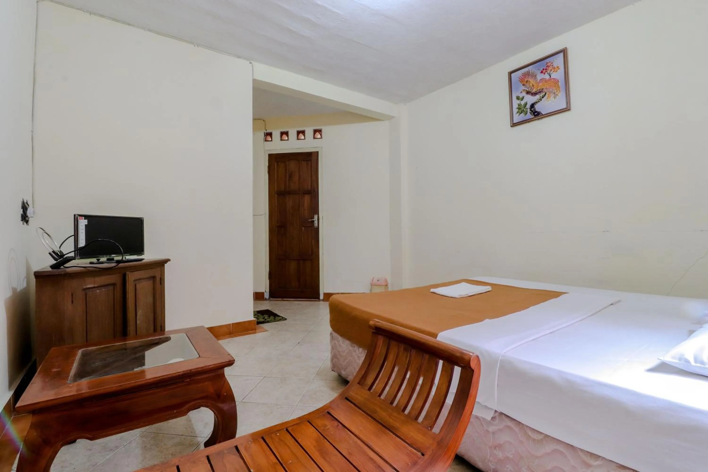 Photo of the whole room, Bed in Hotel Kayu Manis