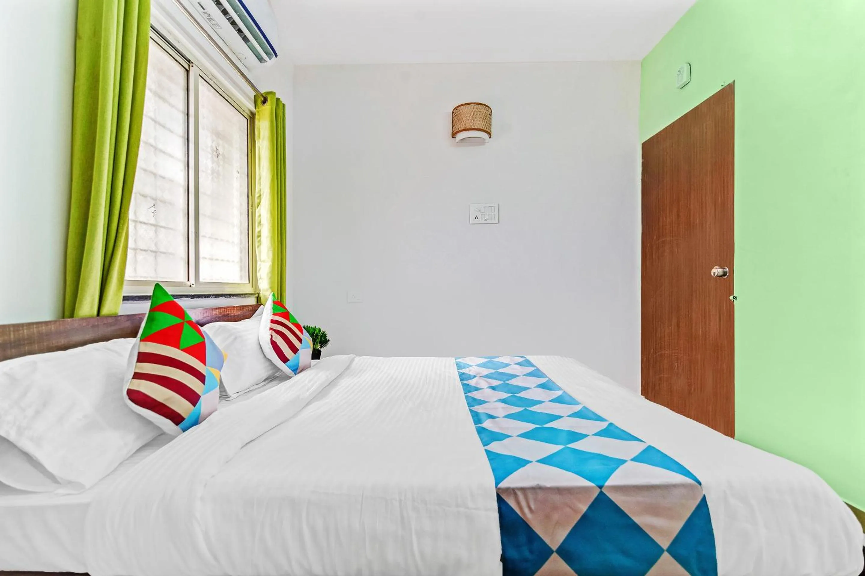 Bedroom, Bed in Hotel O Home Elegant RK Fursungi