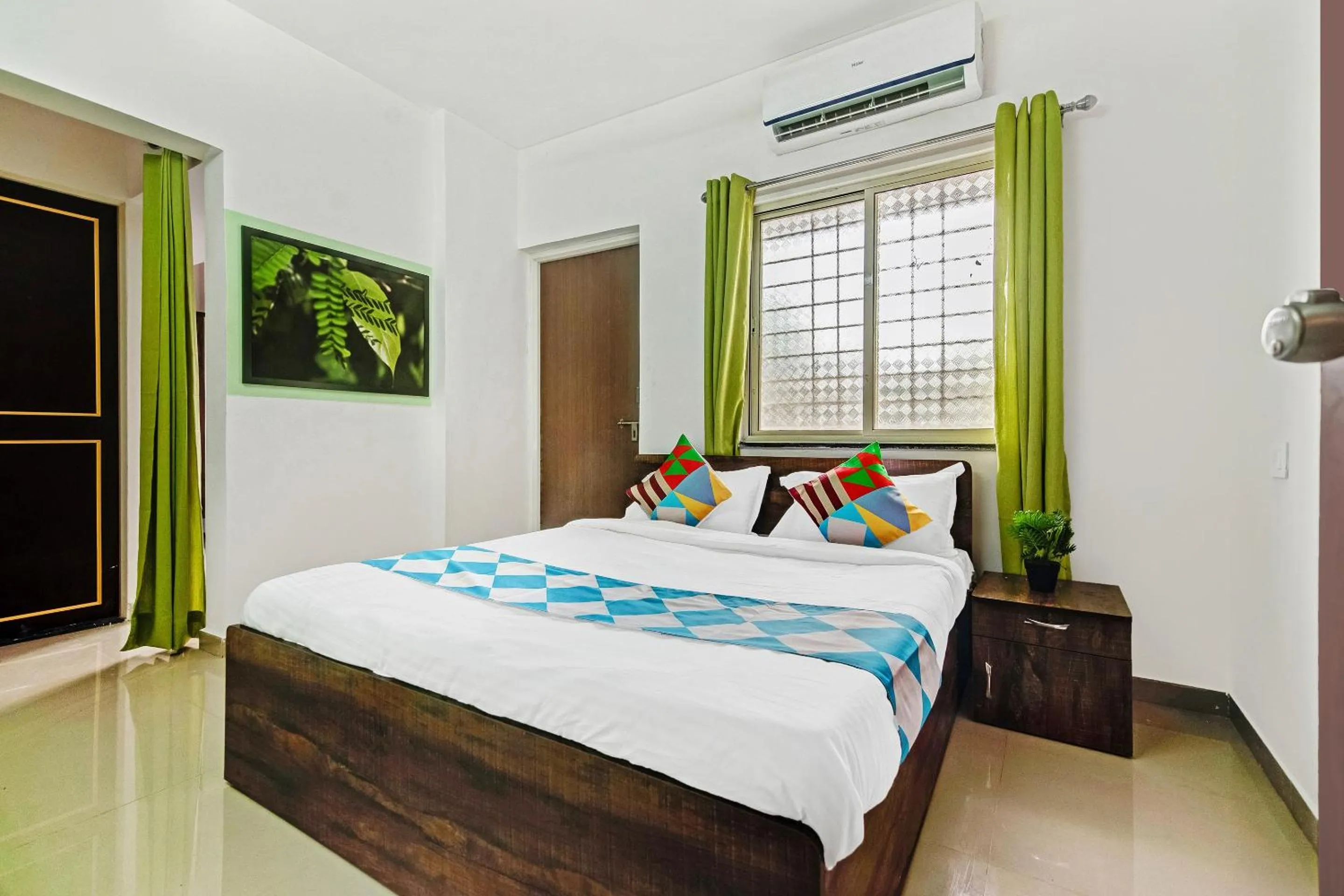 Bedroom, Bed in Hotel O Home Elegant RK Fursungi