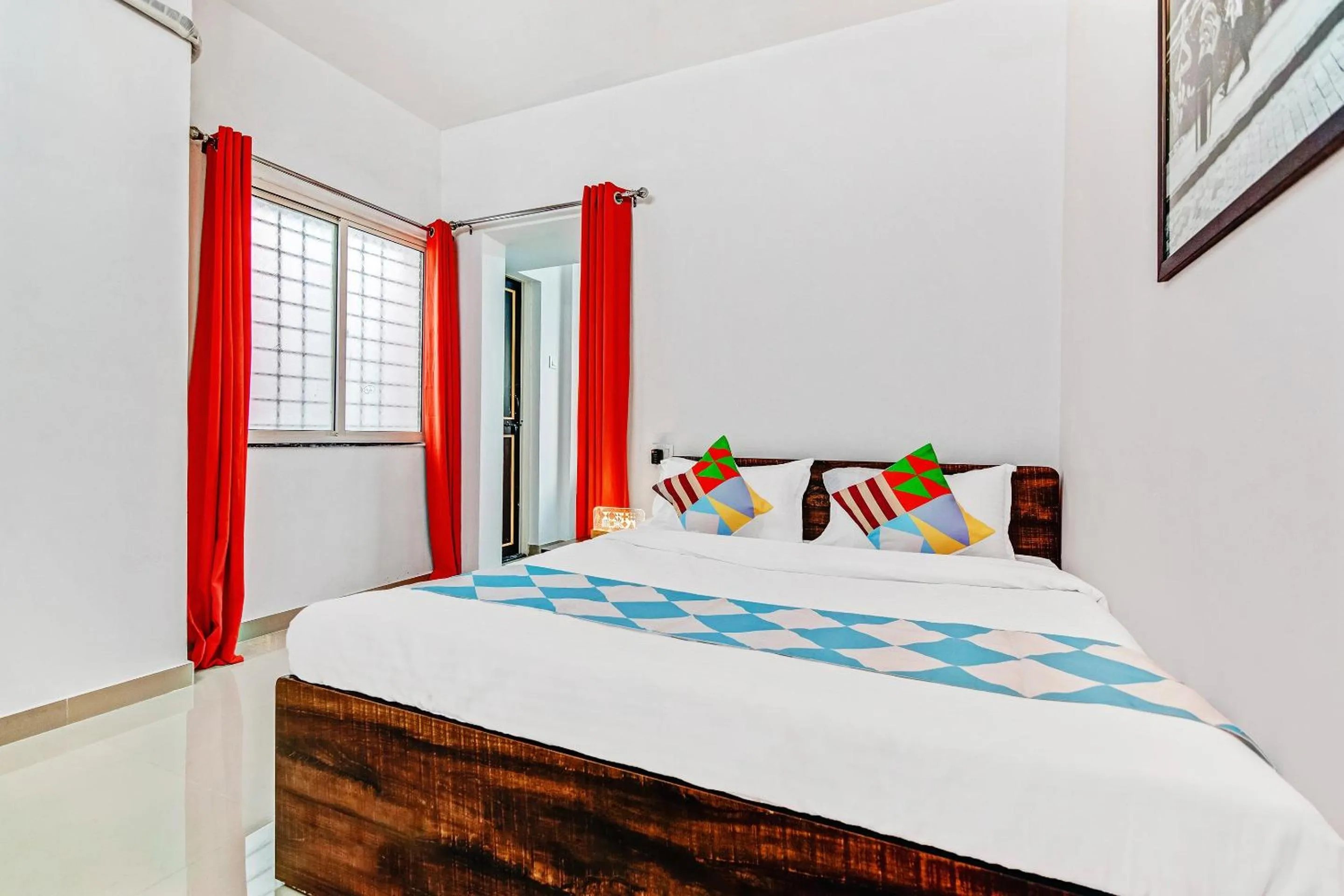 Bedroom, Bed in Hotel O Home Elegant RK Fursungi