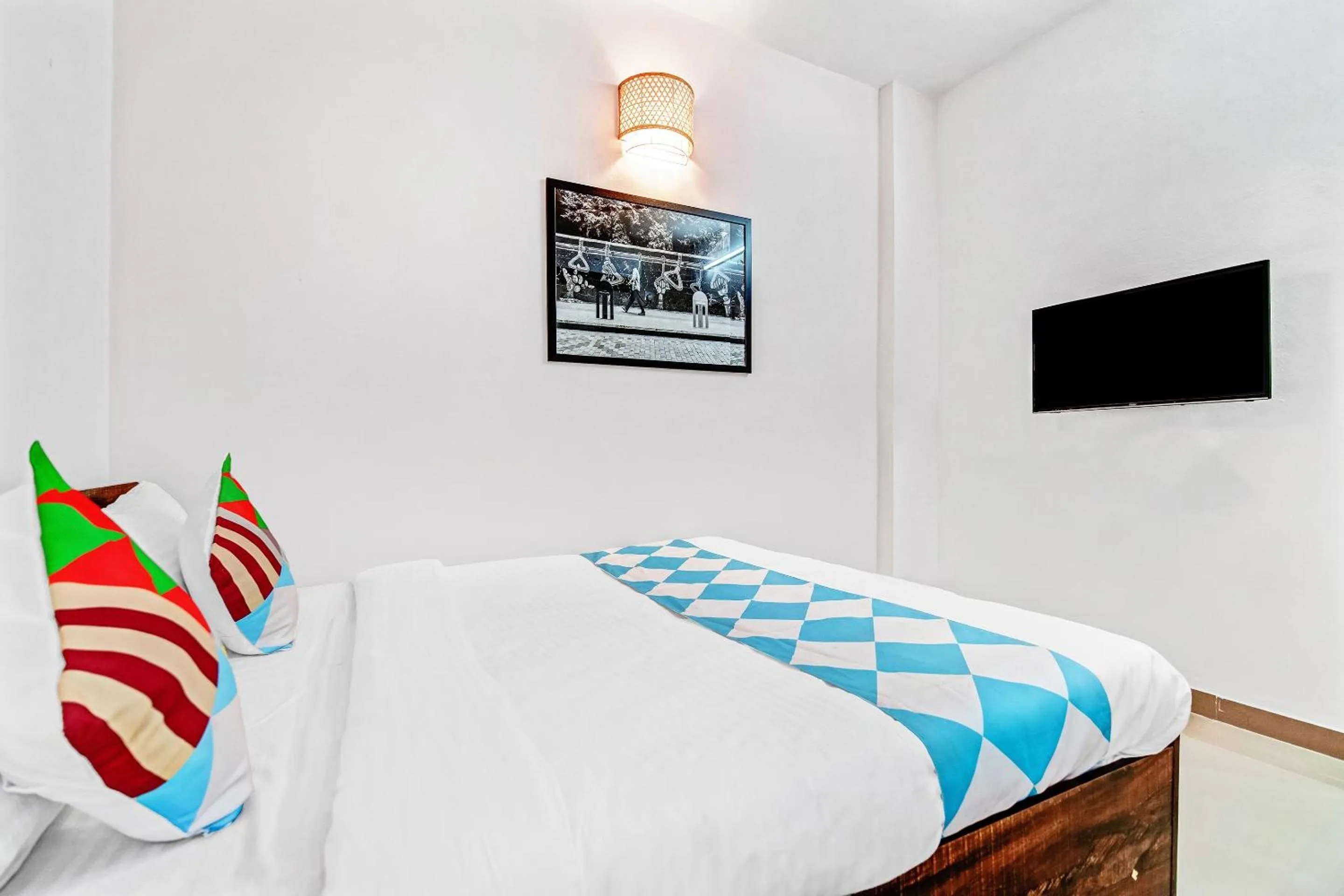 Bedroom, Bed in Hotel O Home Elegant RK Fursungi