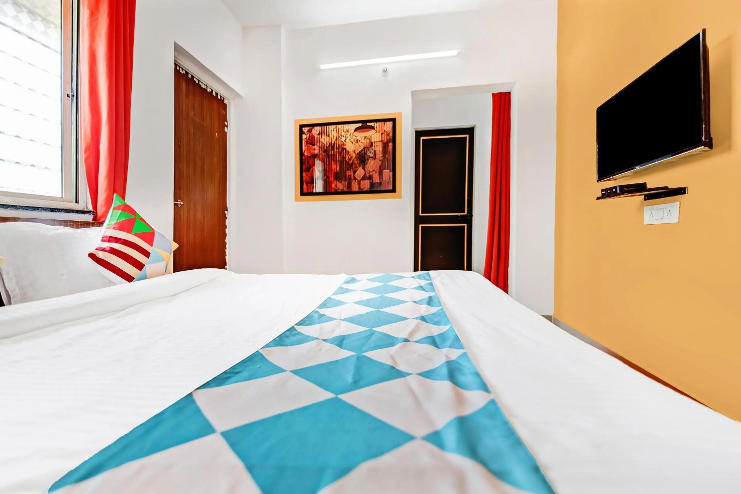 Lobby or reception, Bed in Hotel O Home Elegant RK Fursungi