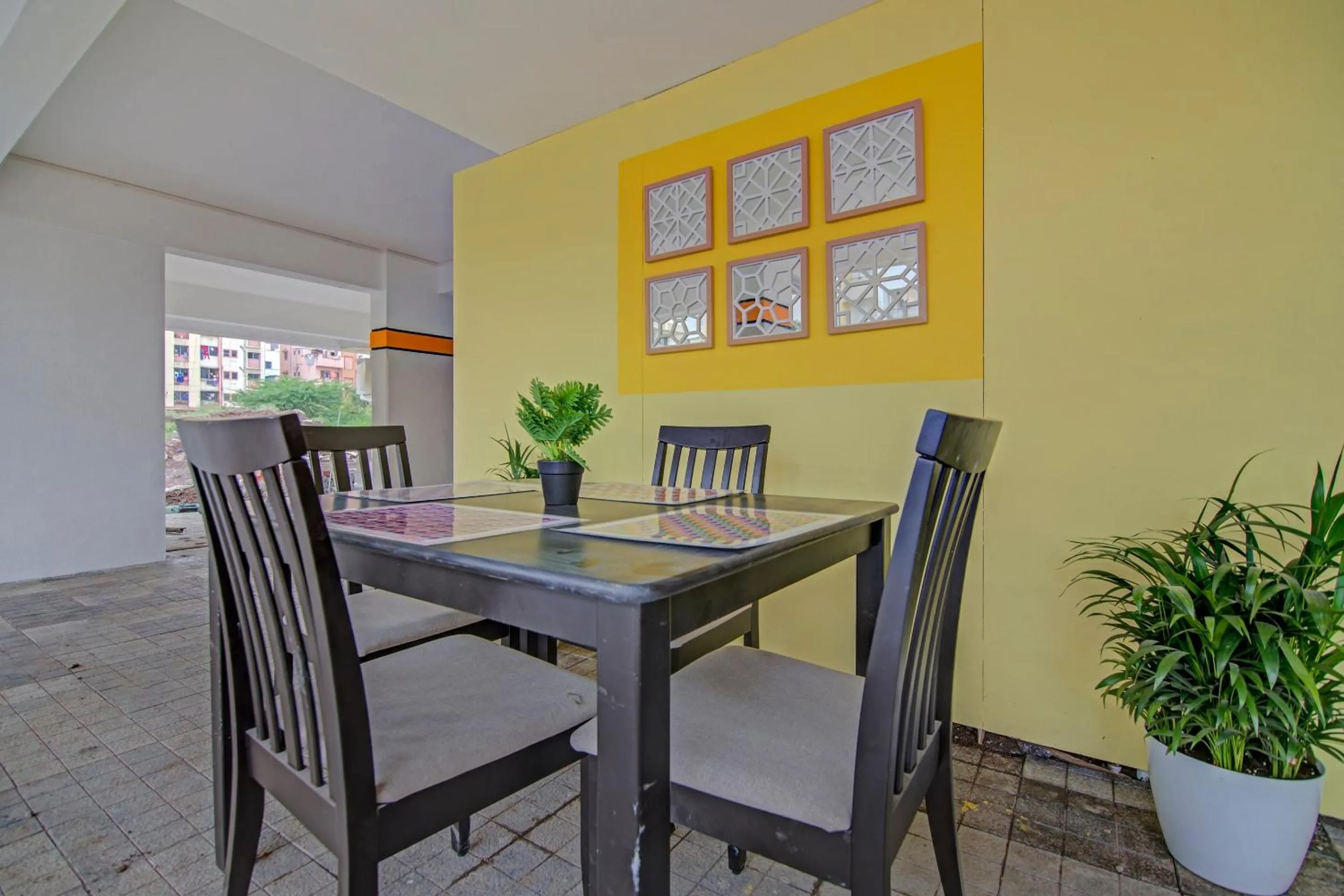 Dining area in Hotel O Home Elegant RK Fursungi
