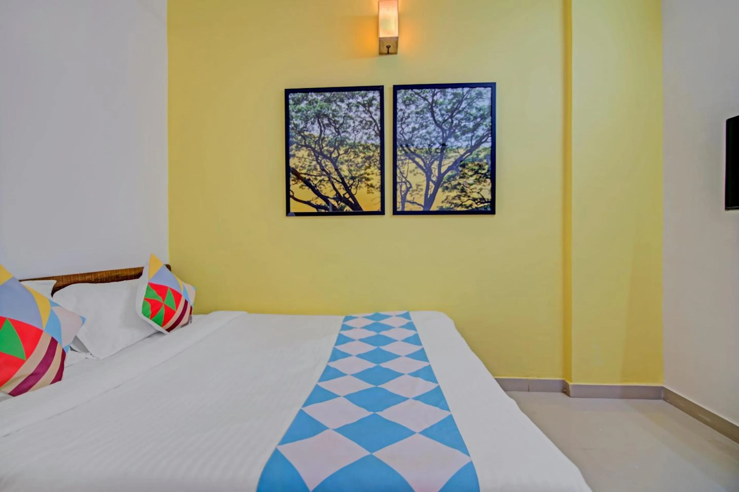 Bedroom, Bed in Hotel O Home Elegant RK Fursungi