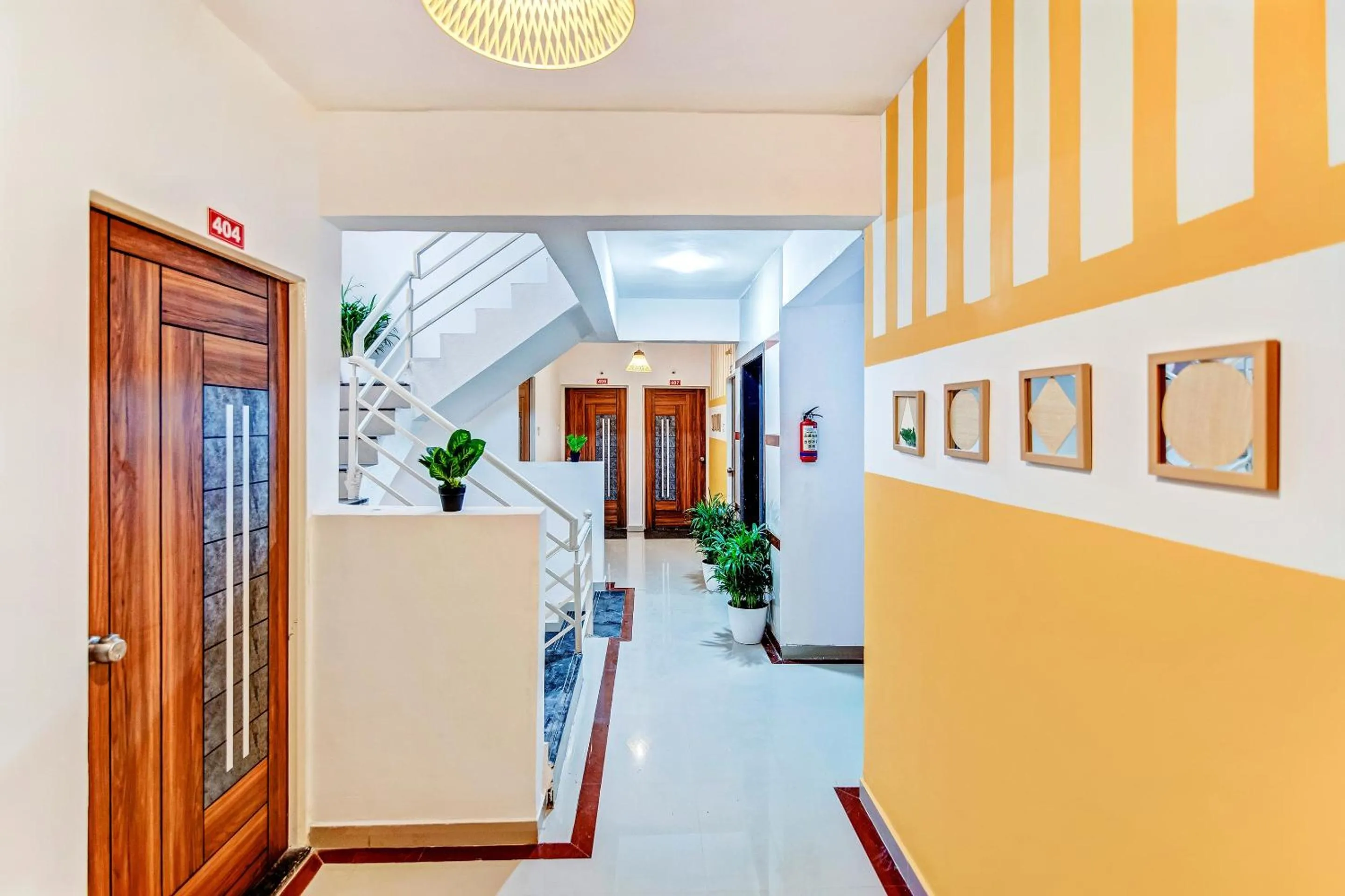 Lobby or reception in Hotel O Home Elegant RK Fursungi