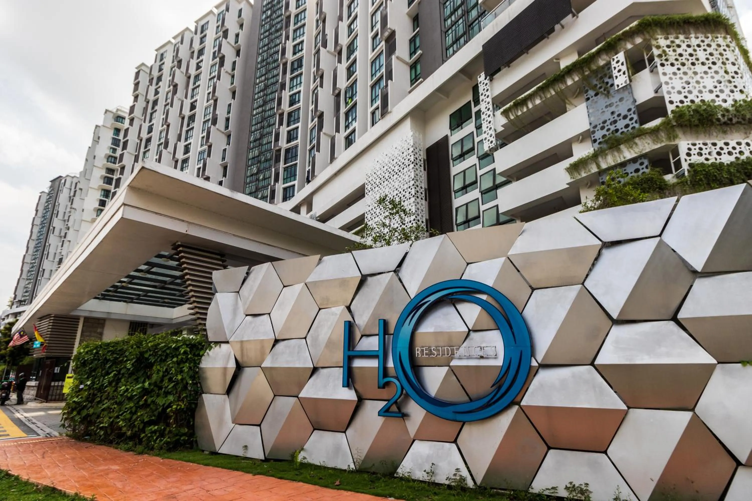 H20 Residence Ara Damansara by Airhost