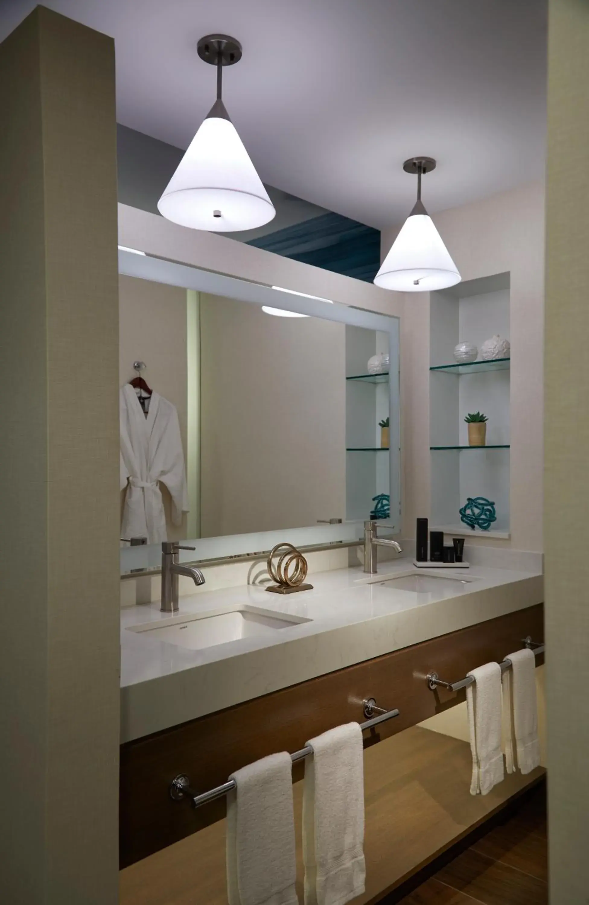 Deluxe Queen Room with Pool View in Seminole Hard Rock Hotel & Casino Hollywood Deluxe Queen Room with Pool View in Seminole Hard Rock Hotel & Casino Hollywood