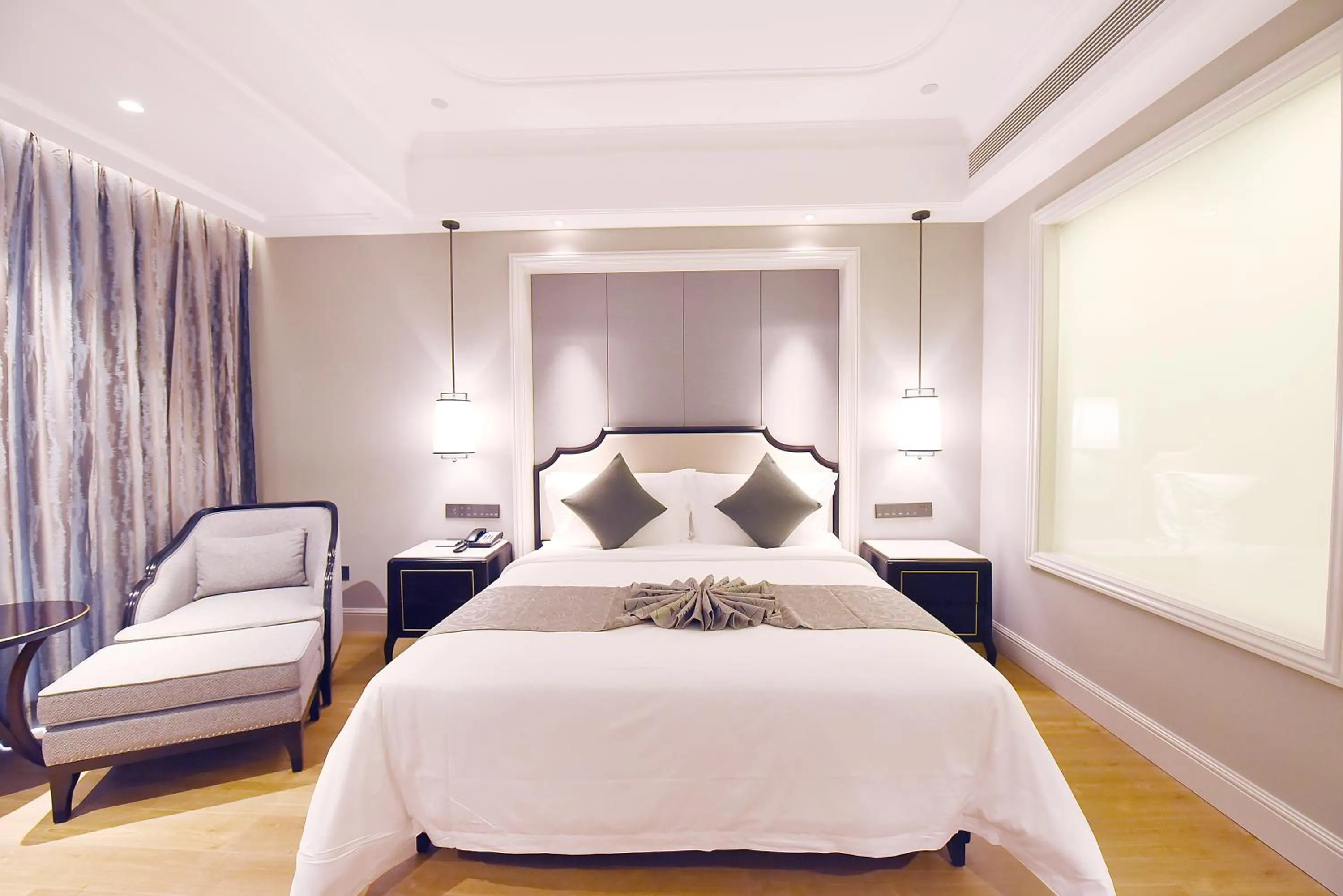 Bed in Ramada Plaza by Wyndham Wenzhou