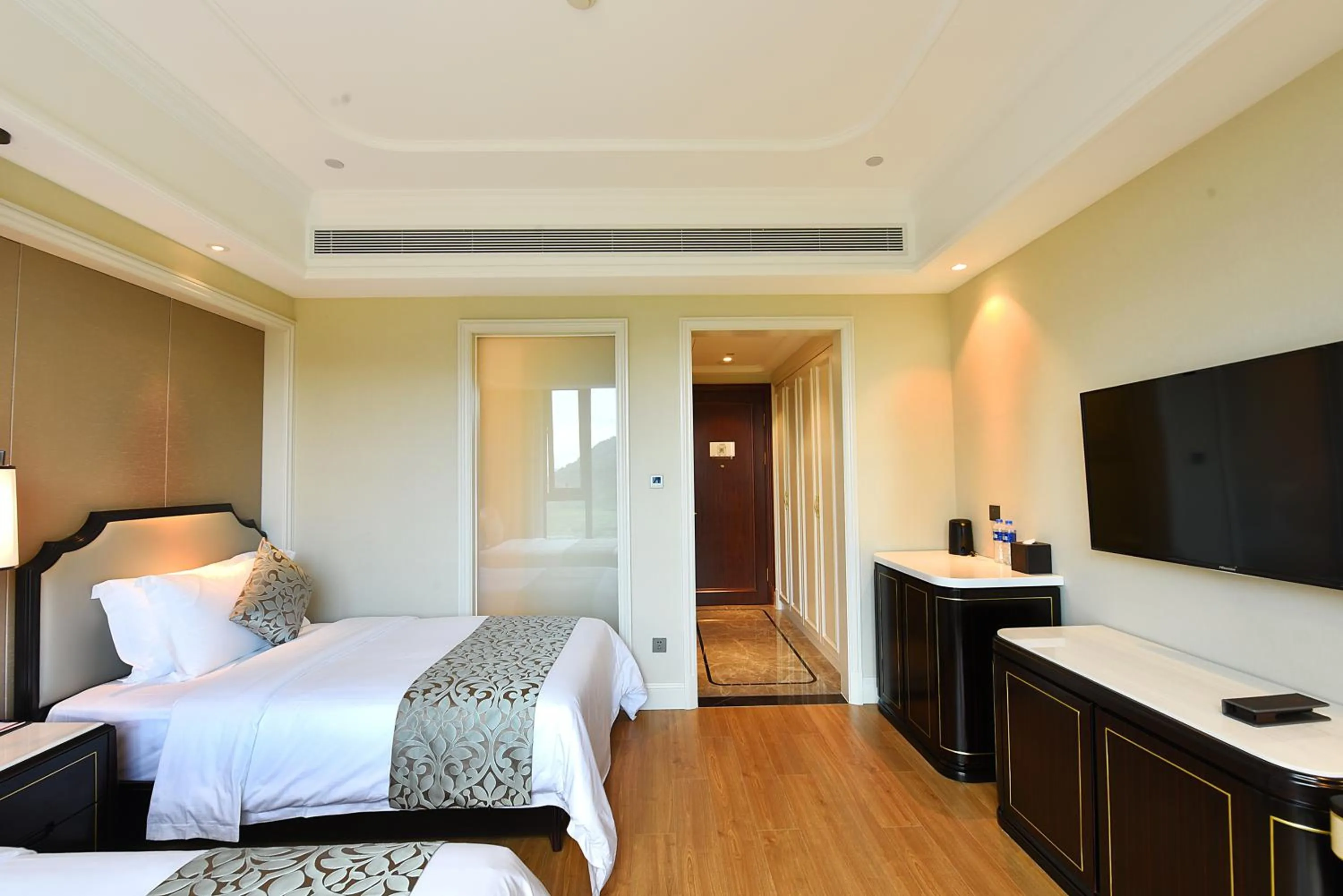 Bed in Ramada Plaza by Wyndham Wenzhou