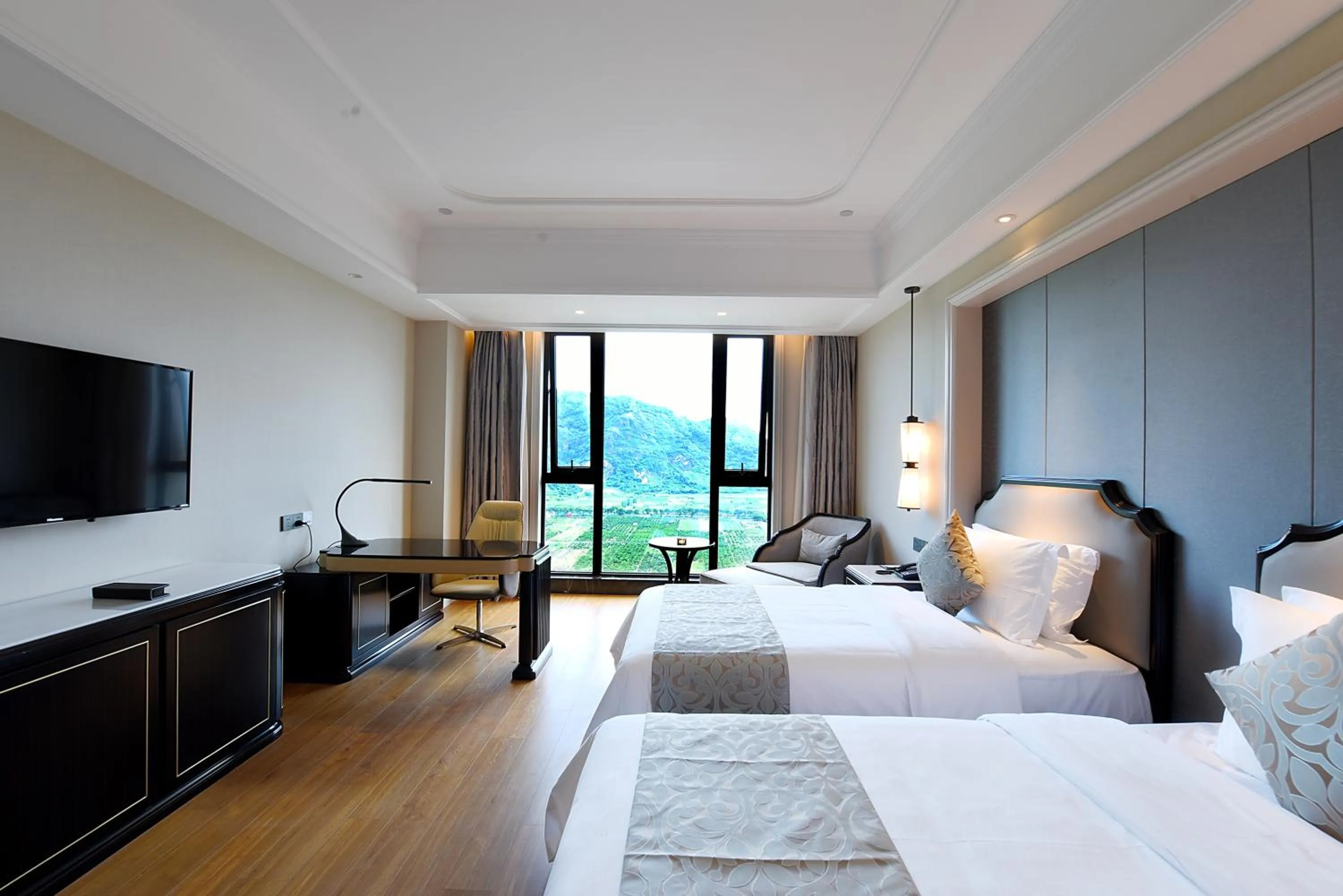 Bed in Ramada Plaza by Wyndham Wenzhou