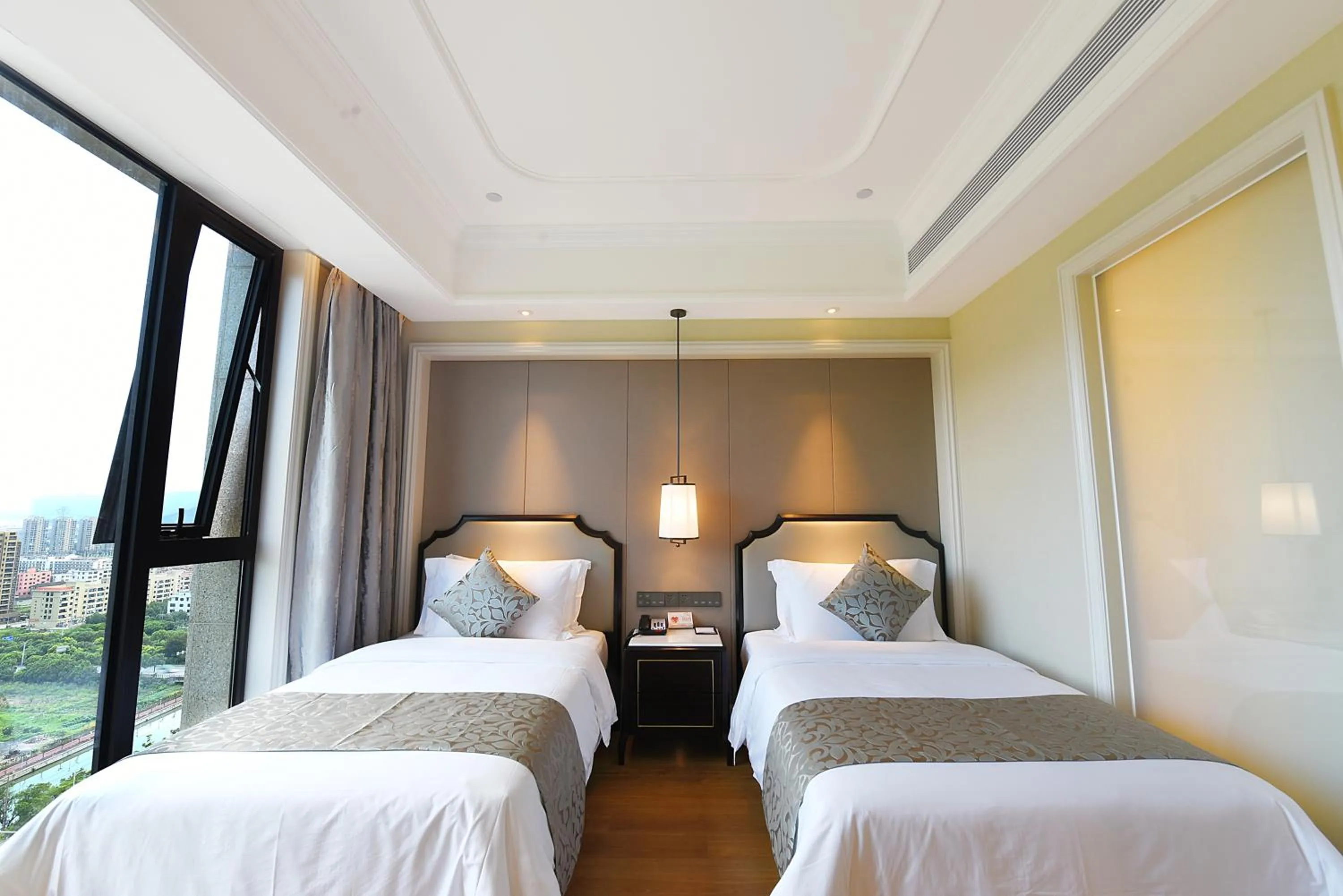 Bed in Ramada Plaza by Wyndham Wenzhou