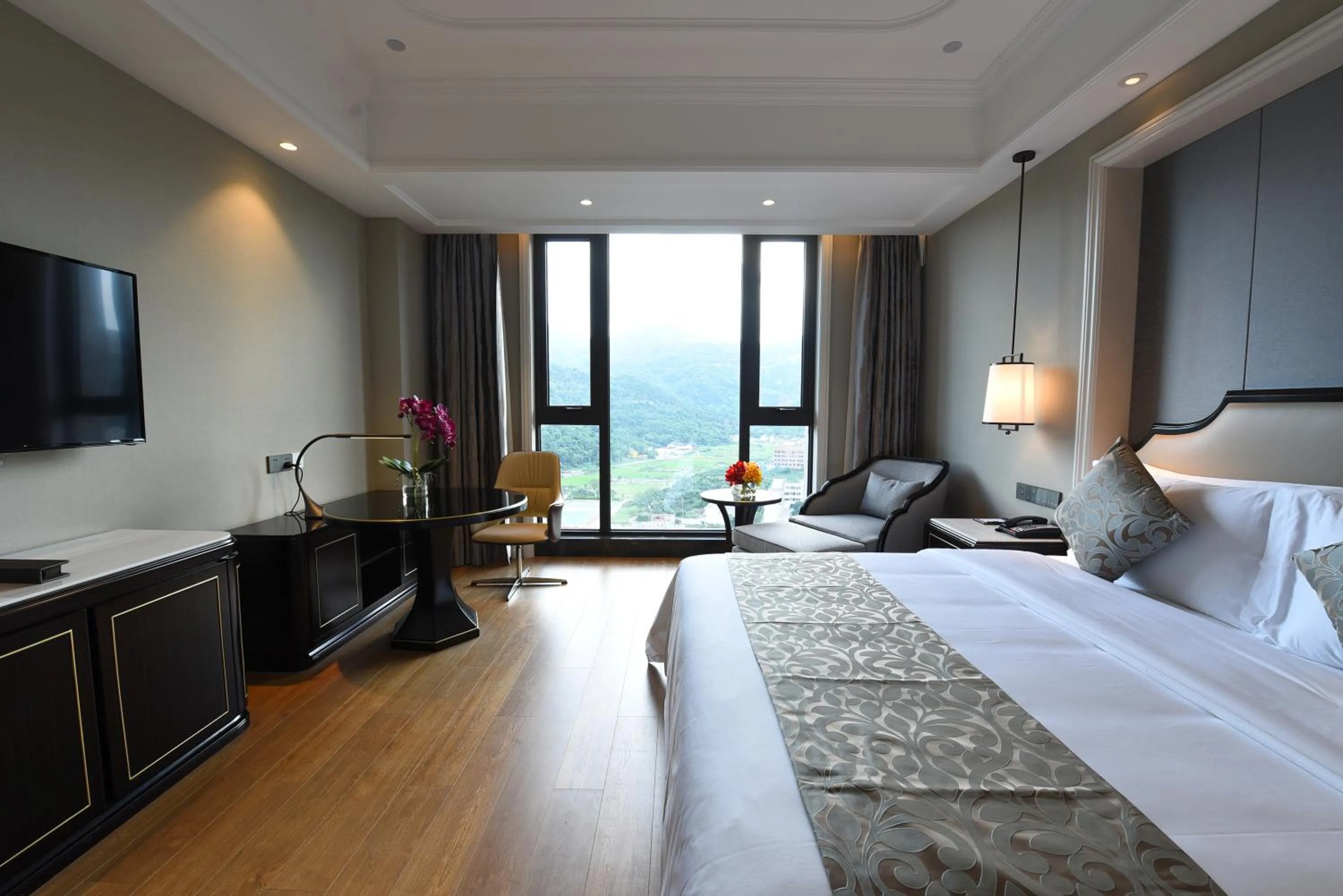 Bed in Ramada Plaza by Wyndham Wenzhou