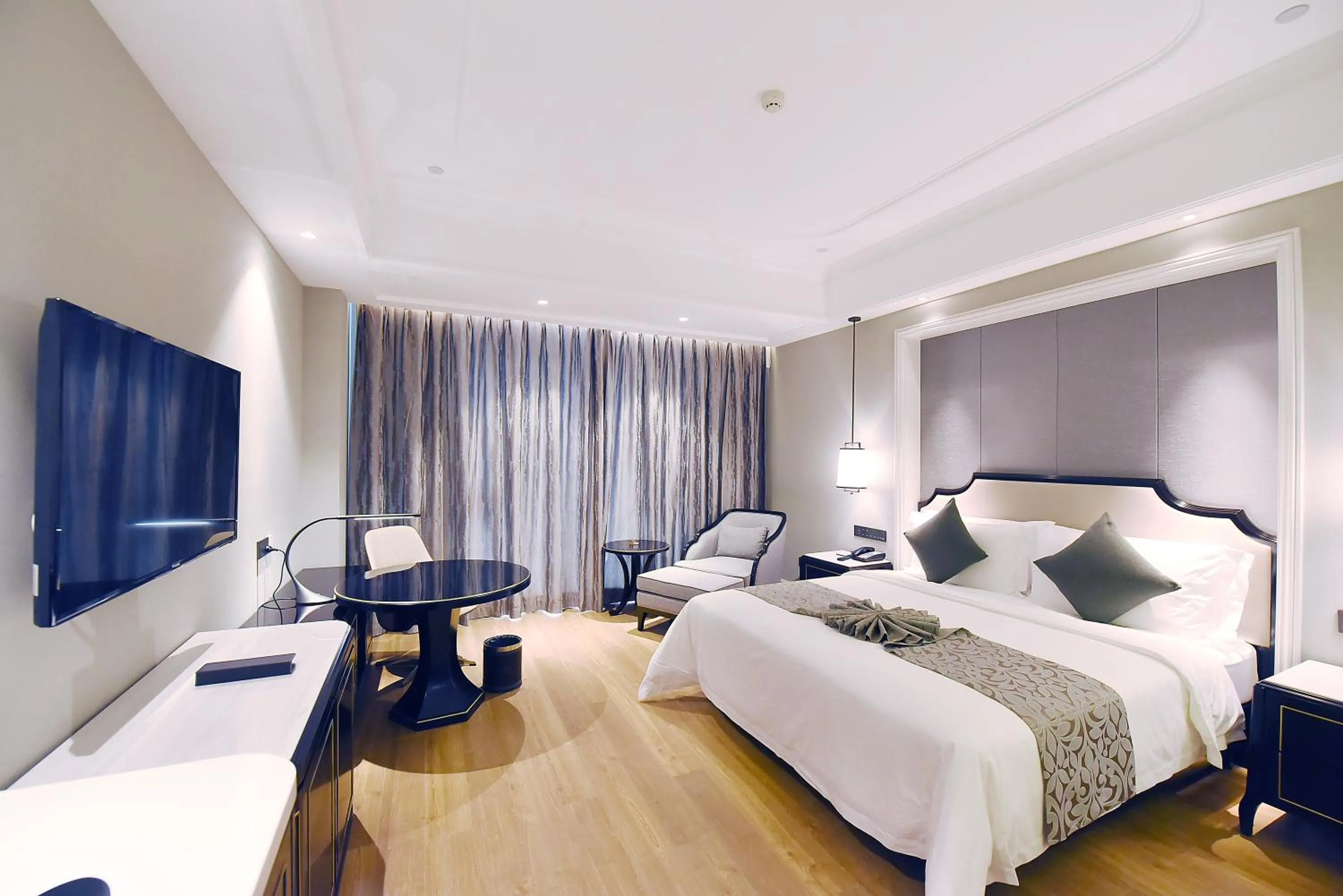 Bed in Ramada Plaza by Wyndham Wenzhou